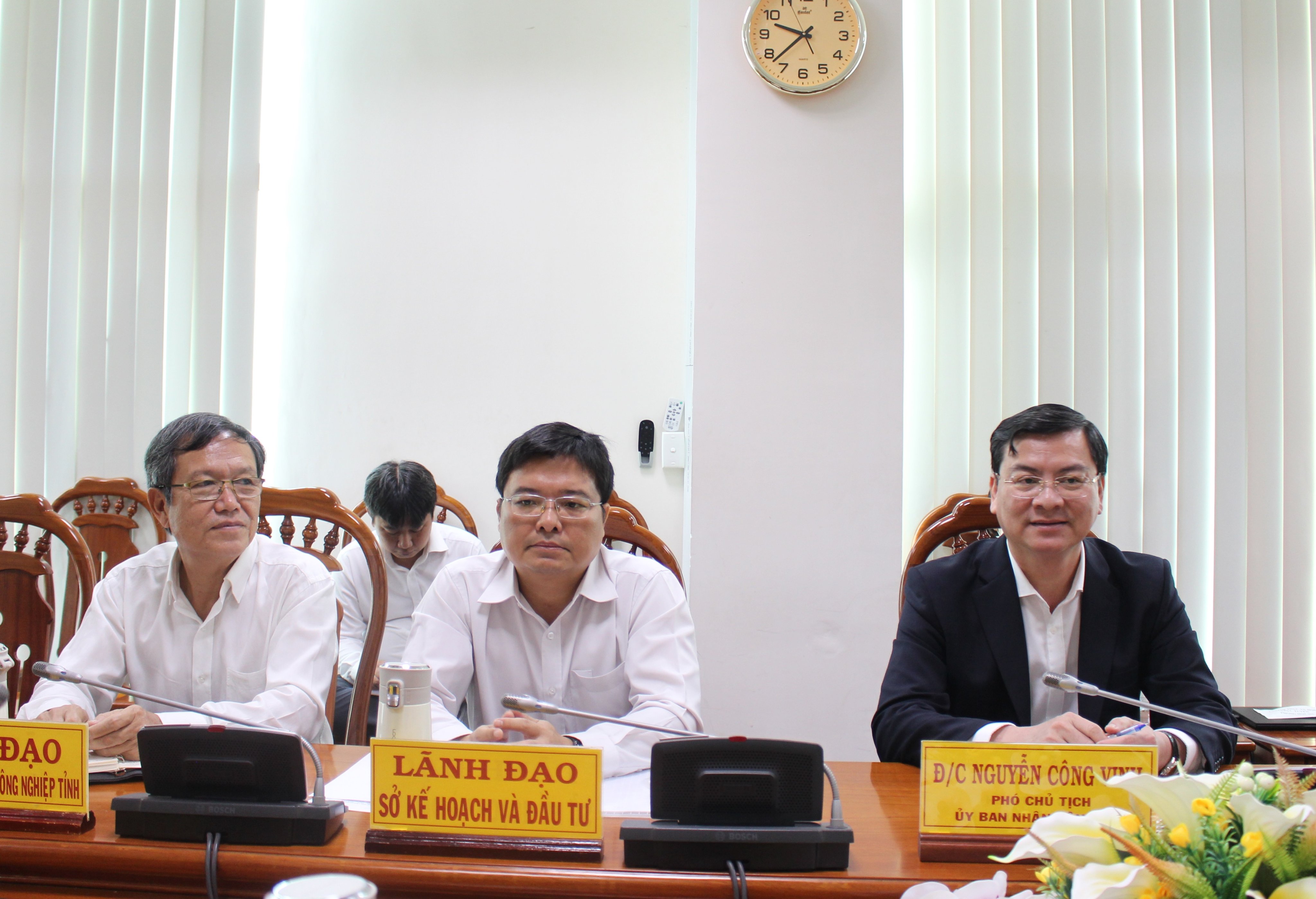 ông Nguyễn Công Vinh Phó Chủ tịch UBND tỉnh tiếp và làm việc với Đoàn công tác của Văn phòng  JICA Việt Nam.