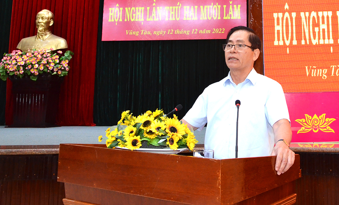 Ông Phạm Viết Thanh, Ủy viên Trung ương Đảng, Bí thư Tỉnh ủy, Chủ tịch HĐND tỉnh phát biểu chỉ đạo tại hội nghị.