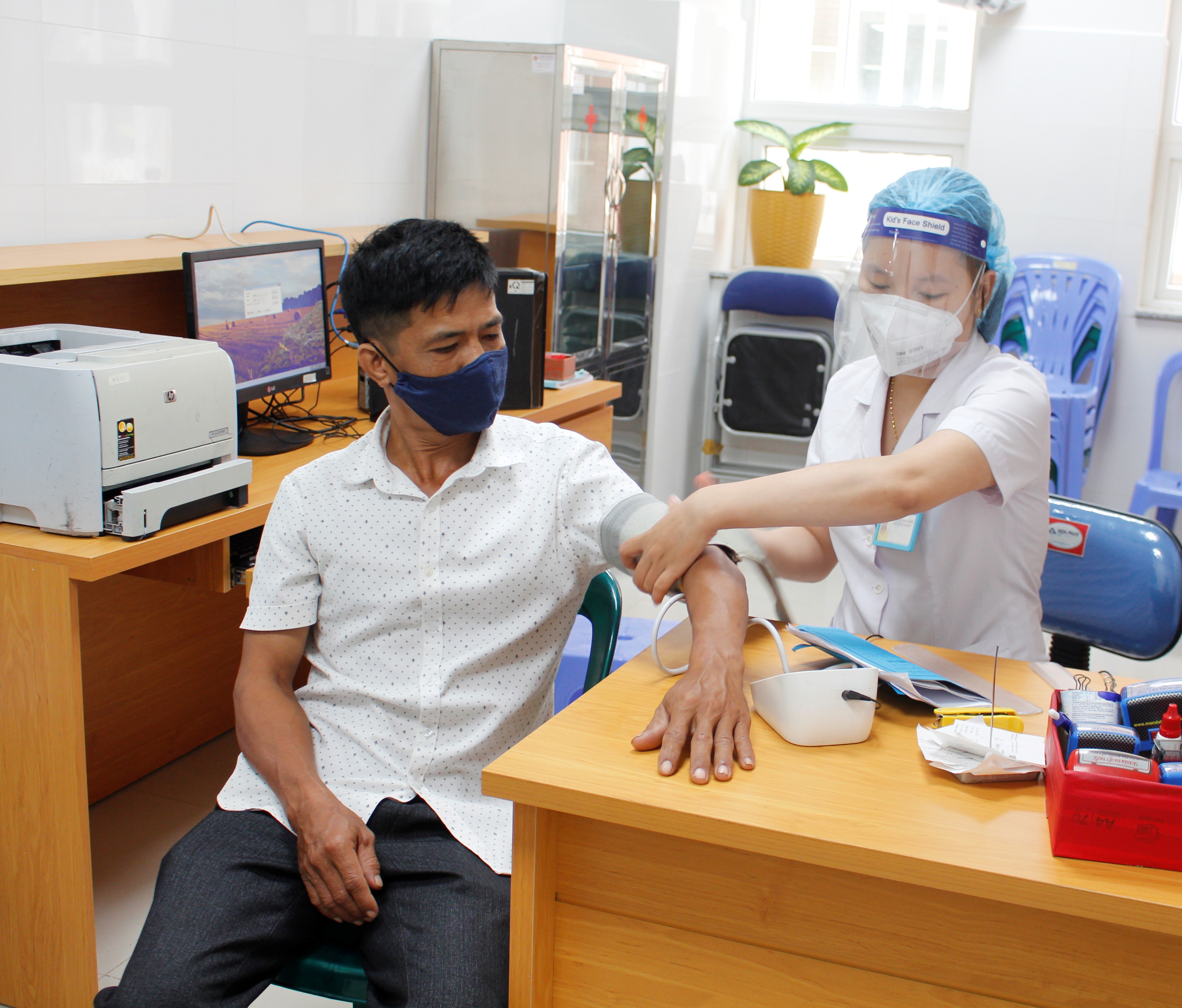 Người dân đến khám bệnh tại Bệnh viện Vũng Tàu.