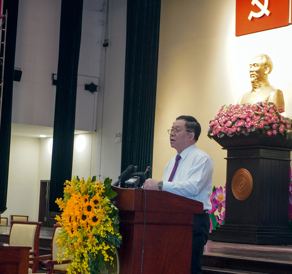 Ông Nguyễn Trọng Nghĩa, Bí thư Trung ương Đảng, Trưởng Ban Tuyên giáo Trung ương phát biểu chỉ đạo tại Hội nghị.