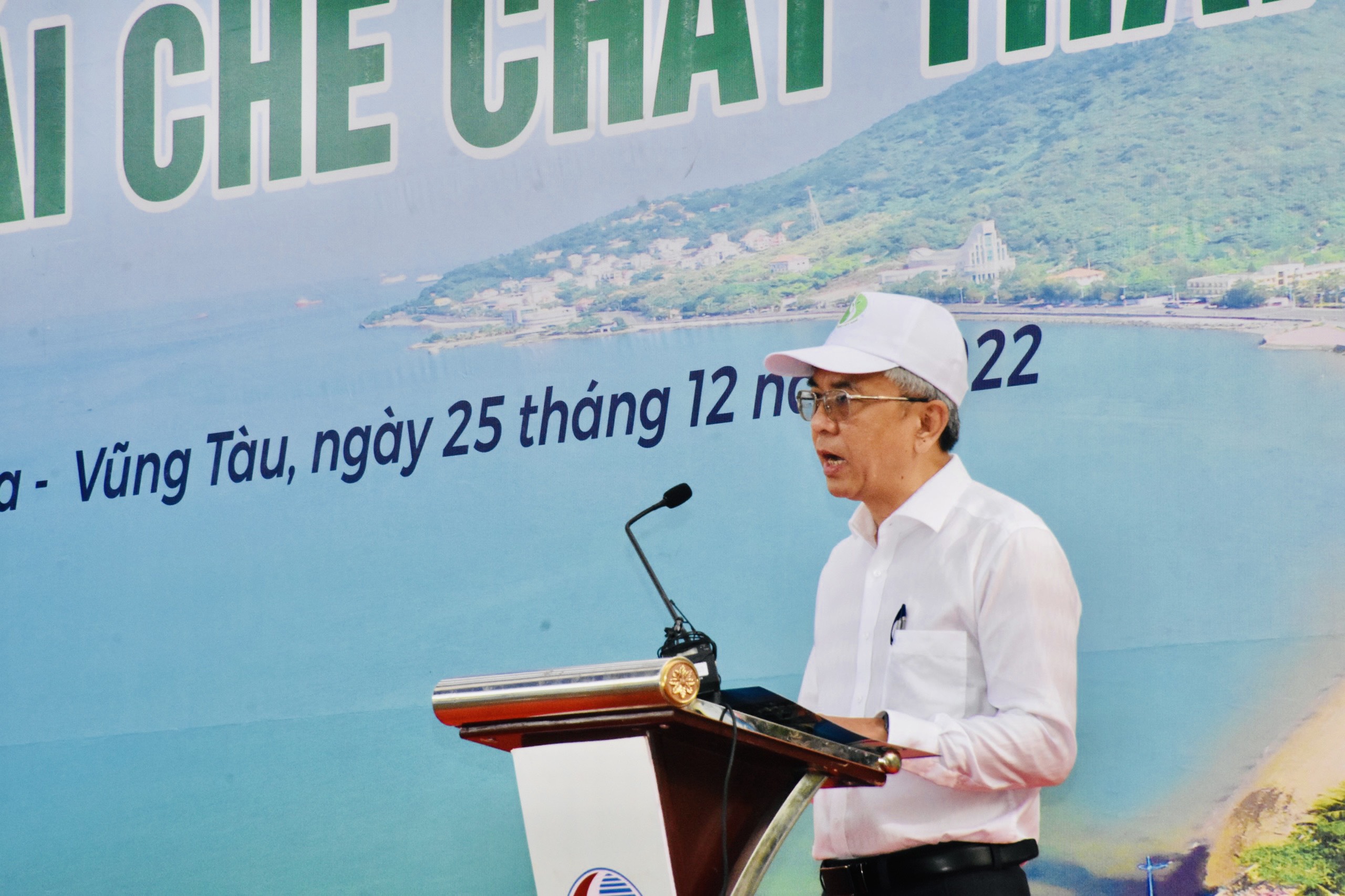 Ông Phan Văn Mạnh, Phó Giám đốc Sở TN-MT phát biểu tại 