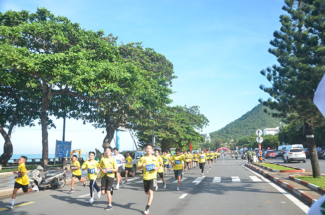 Thi đấu cự ly 5km nam hệ phong trào tại giải Việt dã truyền thống Báo Bà Rịa - Vũng Tàu 2022.