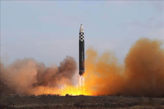 Vụ phóng tên lửa đạn đạo xuyên lục địa (ICBM) “Hwasong Gun 17” của Triều Tiên ngày 18/11/2022.