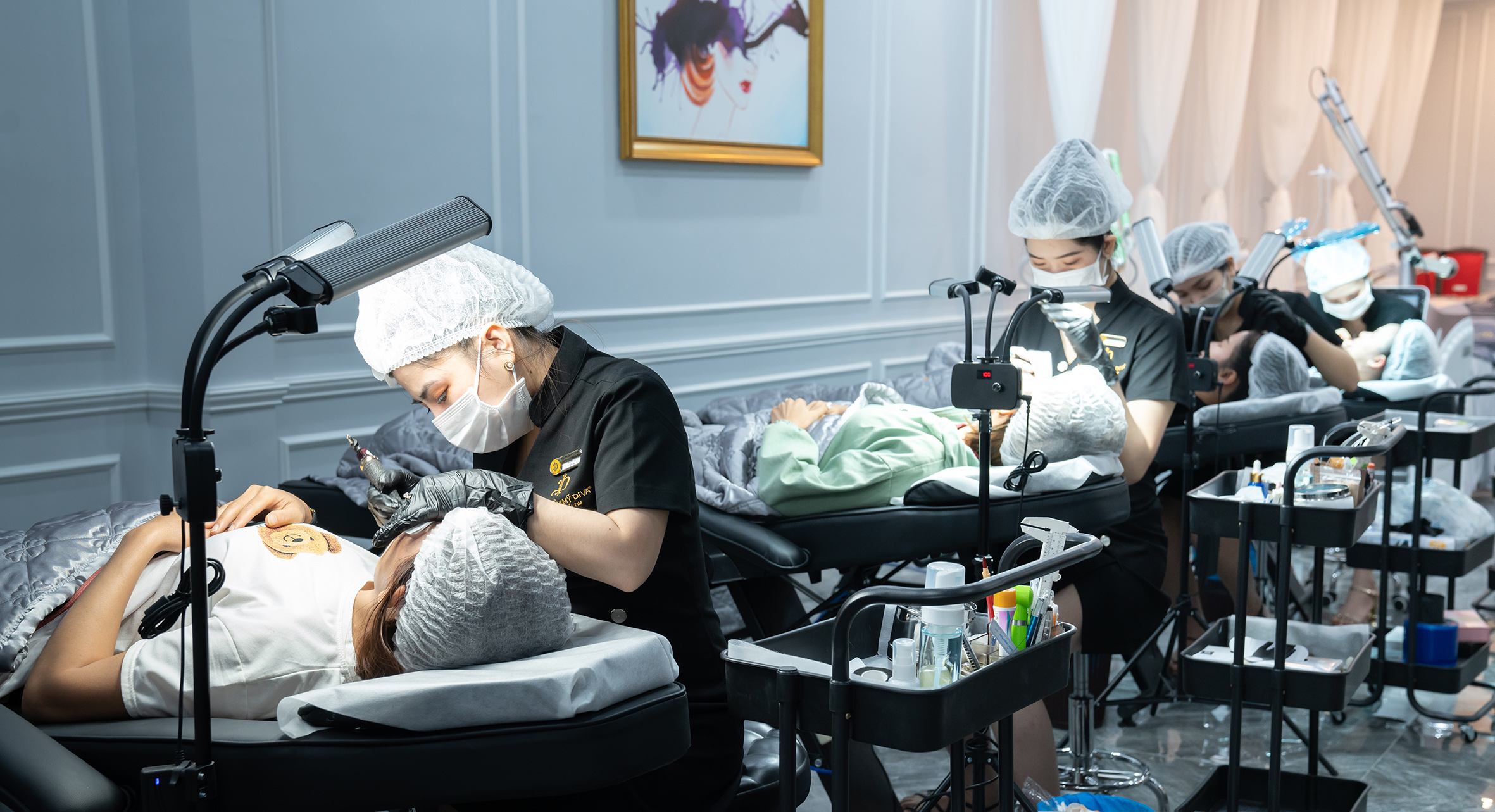 Đội ngũ nhân sự DIVA nỗ lực hết mình để phục vụ khách hàng một cách tốt nhất