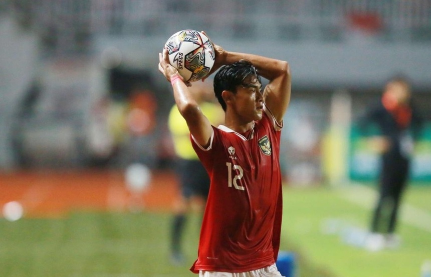Các tình huống ném biên mạnh của Pratama Arhan không khác gì những tình huống đá phạt cố định cho Indonesia.