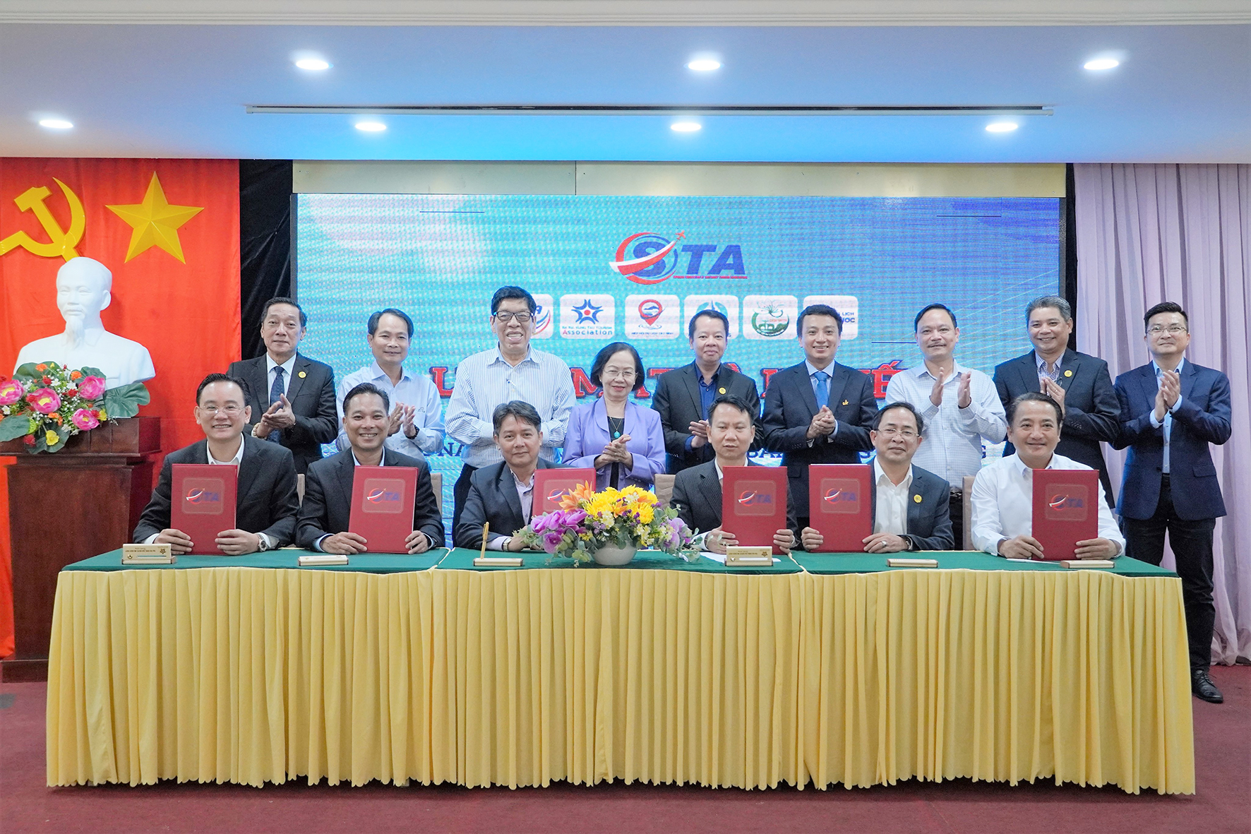 Đại diện HHDL 6 tỉnh, thành Đông Nam bộ ký quy chế hoạt động Nhóm liên kết