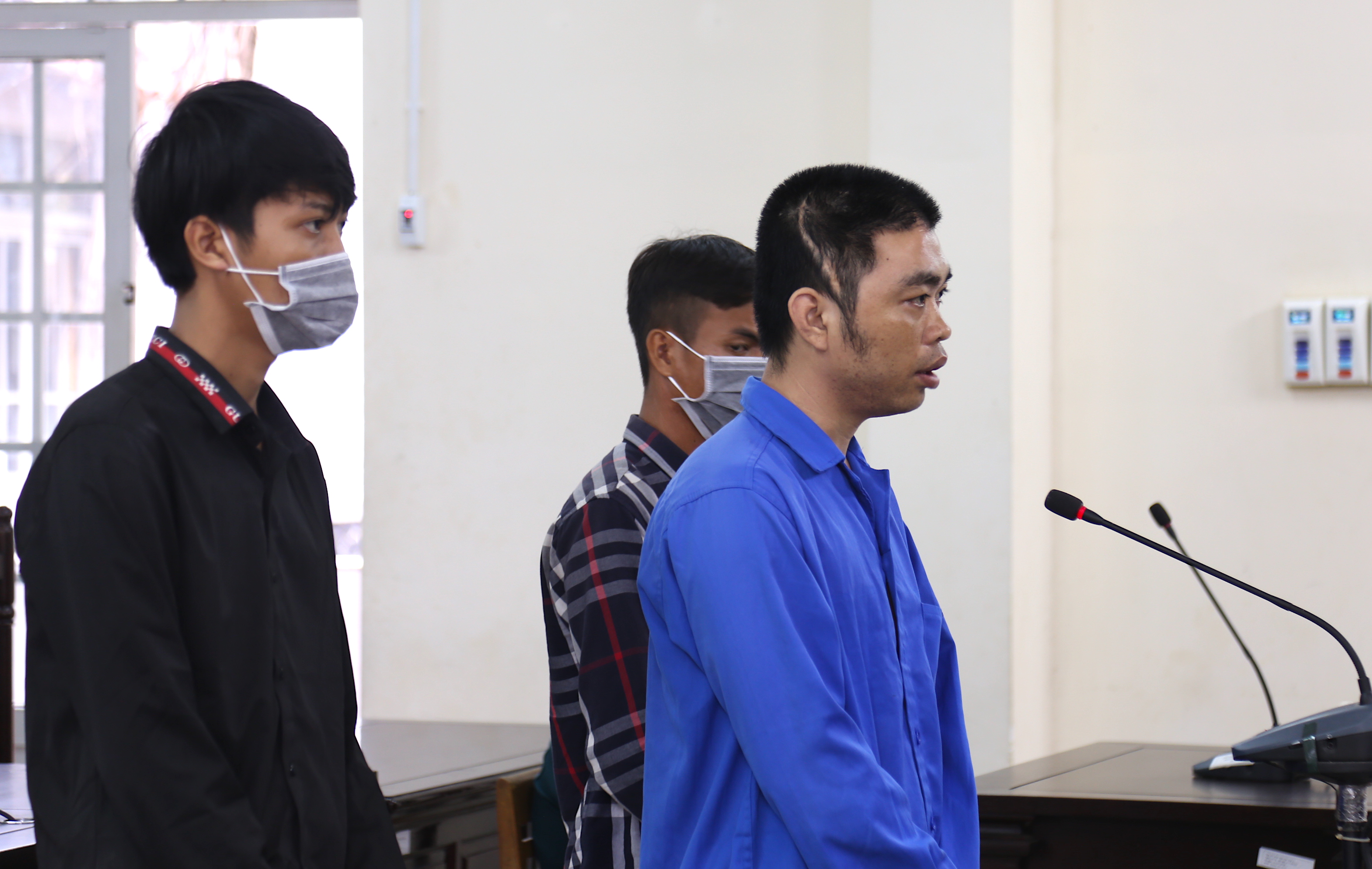 Các bị cáo tại phiên xét xử.