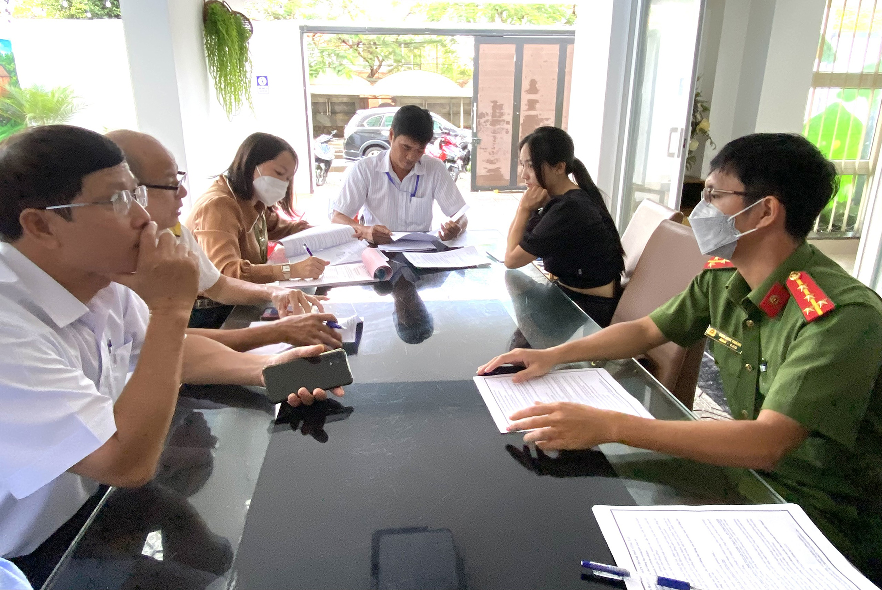 Đoàn liên ngành Du lịch và Dịch vụ TP.Vũng Tàu kiểm tra một biệt thự kinh doanh du lịch trên đường Lê Hồng Phong vào tháng 10/2022.
