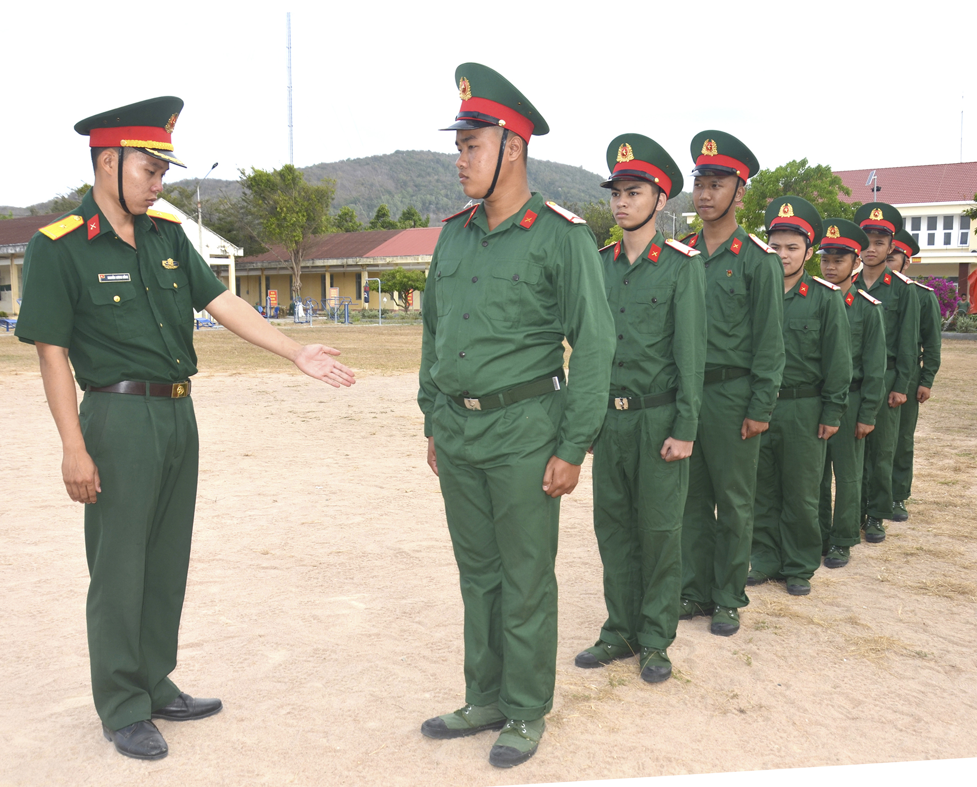 Huấn luyện chiến sĩ mới năm 2022 tại Trung đoàn Minh Đạm - Bộ CHQS tỉnh.