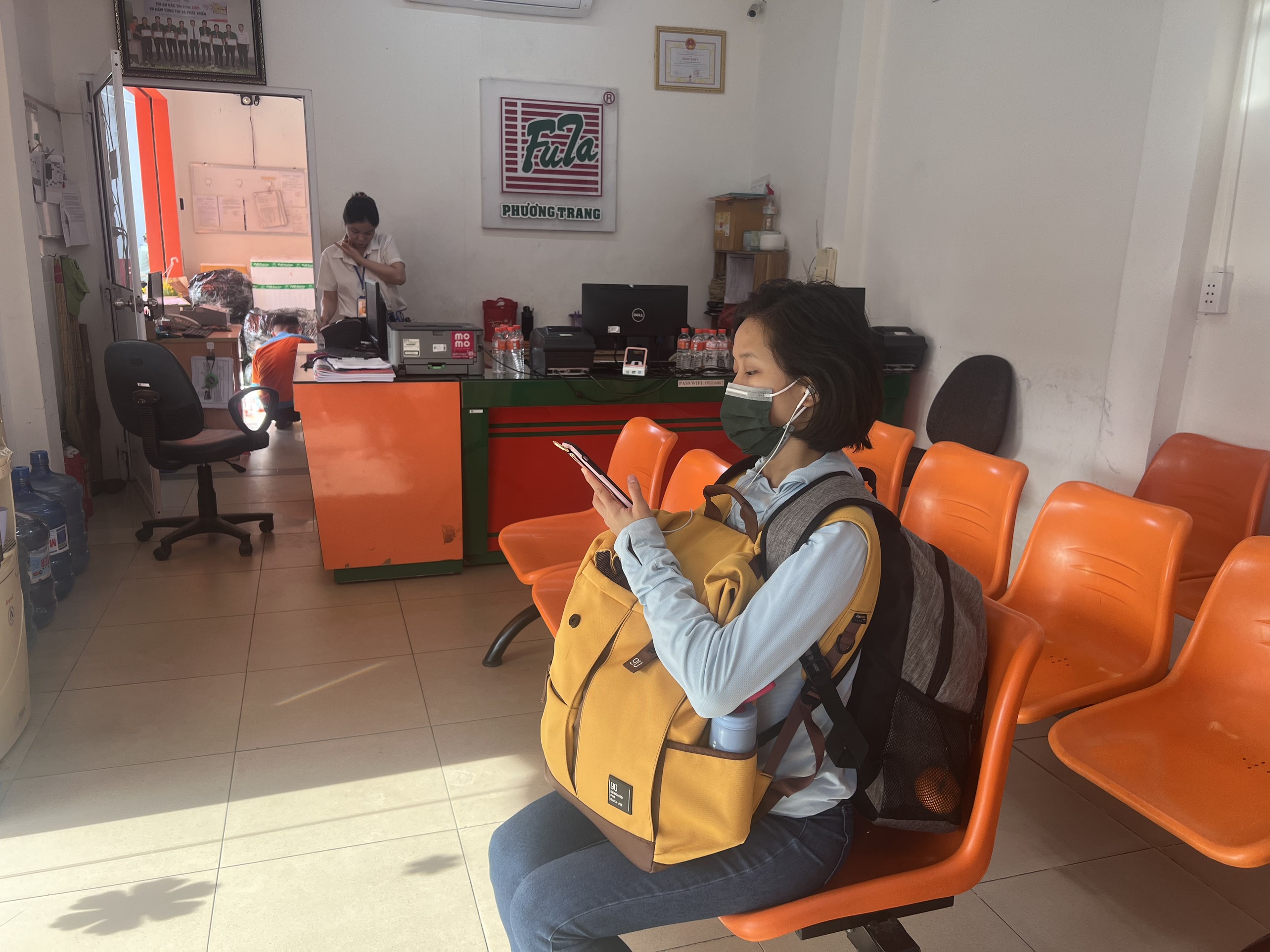 Tại điểm bán vé của nhà xe Phương Trang tại Bến xe Bà Rịa cũng rất vắng khách.