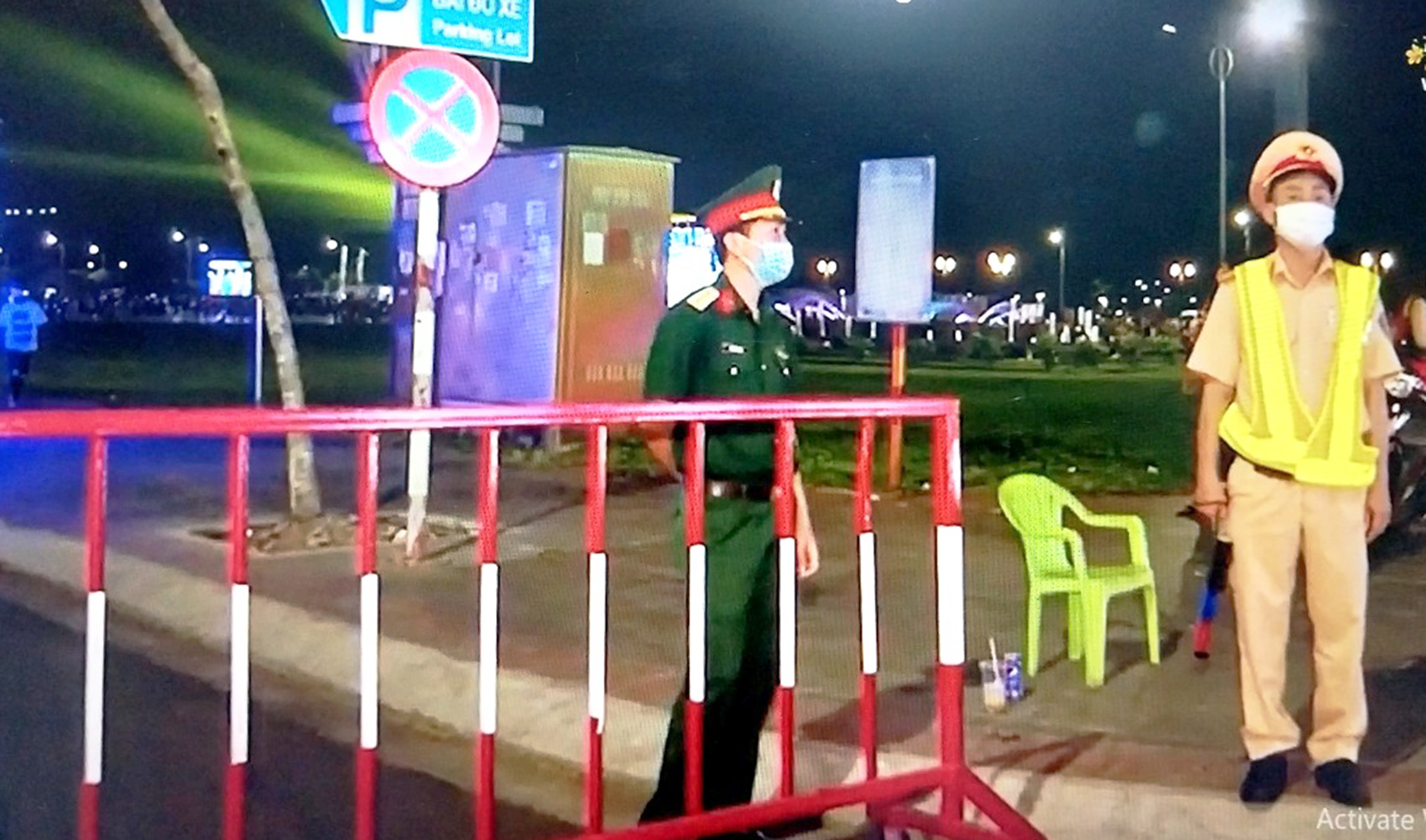 Các lực lượng lập chốt bảo đảm ANTT, TTATGT tại khu vực Công viên Quảng trường TP.Bà Rịa