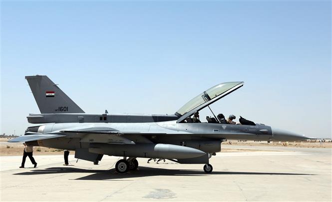 Máy bay chiến đấu F-16.