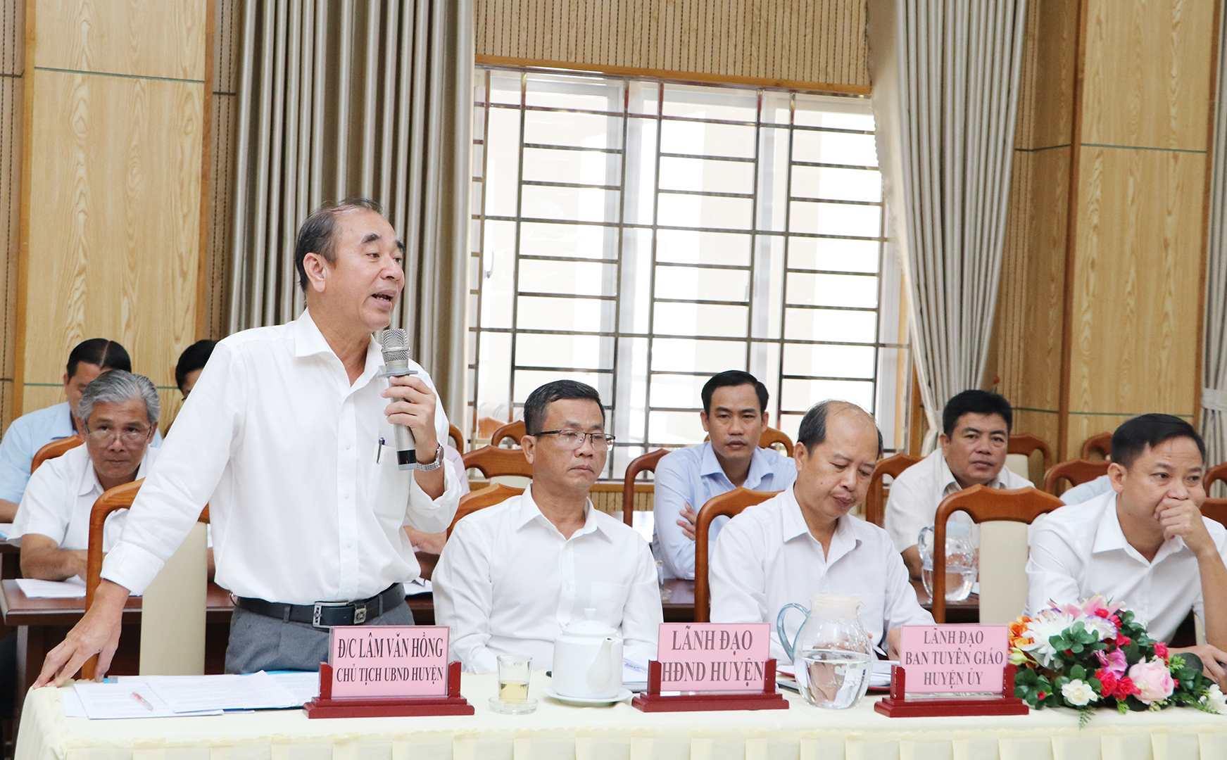 Ông Lâm Văn Hồng, Chủ tịch UBND huyện Long Điền phát biểu chỉ đạo hội nghị.