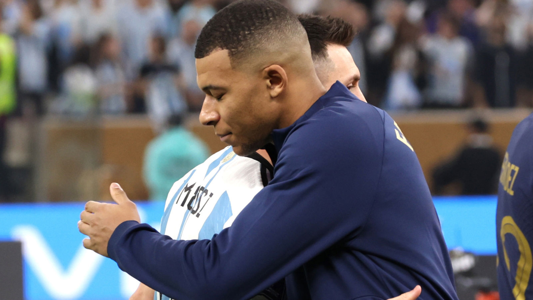 Messi khẳng định vẫn thân thiết với Mbappe.