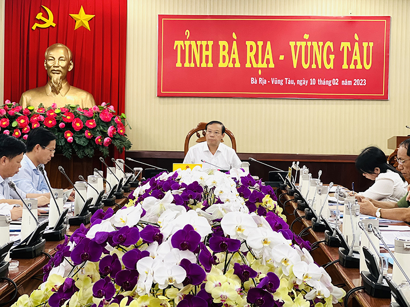 Ông Nguyễn Văn Thọ, Chủ tịch UBND tỉnh chủ trì cuộc họp.