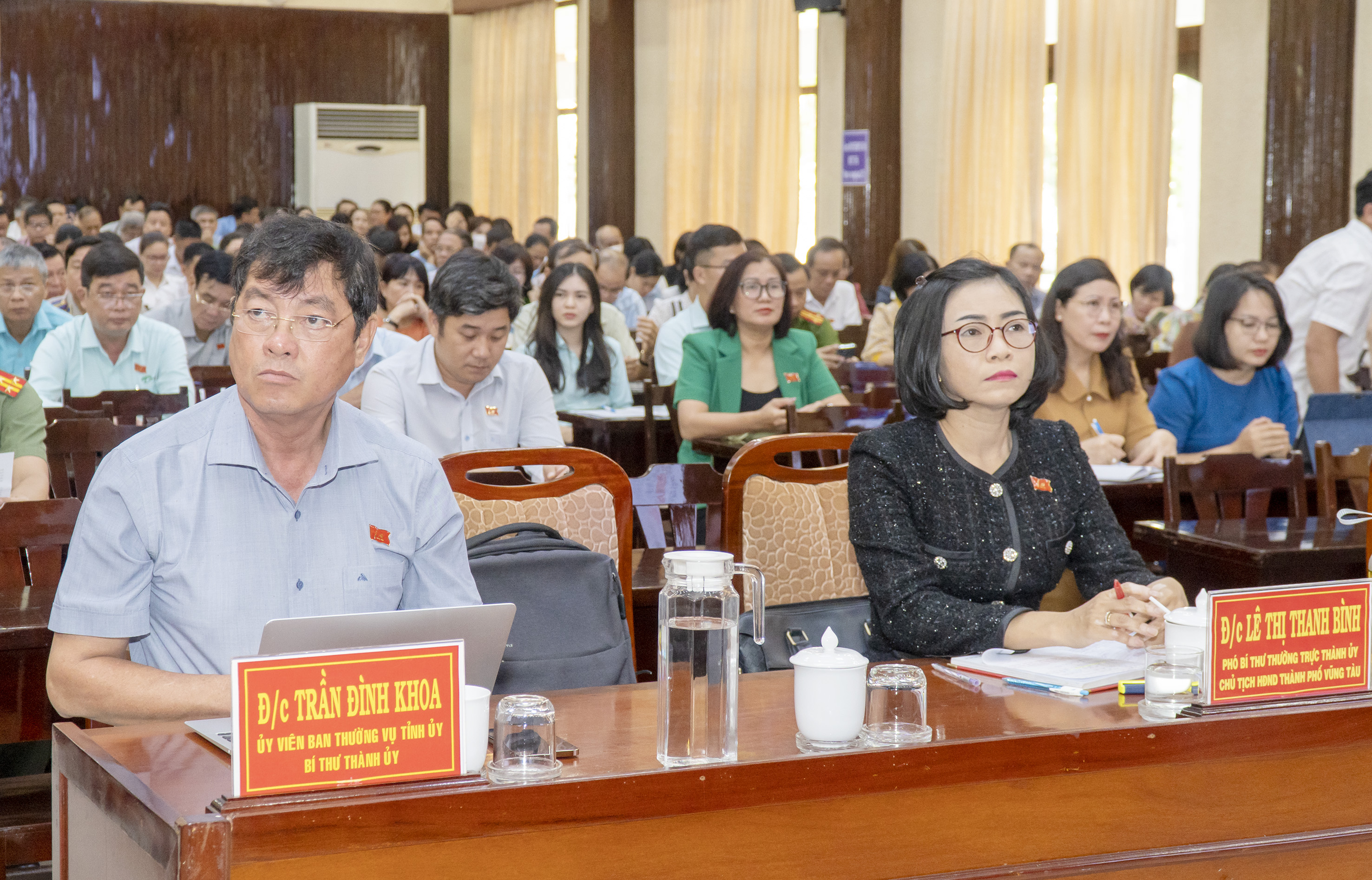 Lãnh đạo TP. Vũng Tàu cùng các đại biểu tham gia học tập, quán triệt nghị quyết.