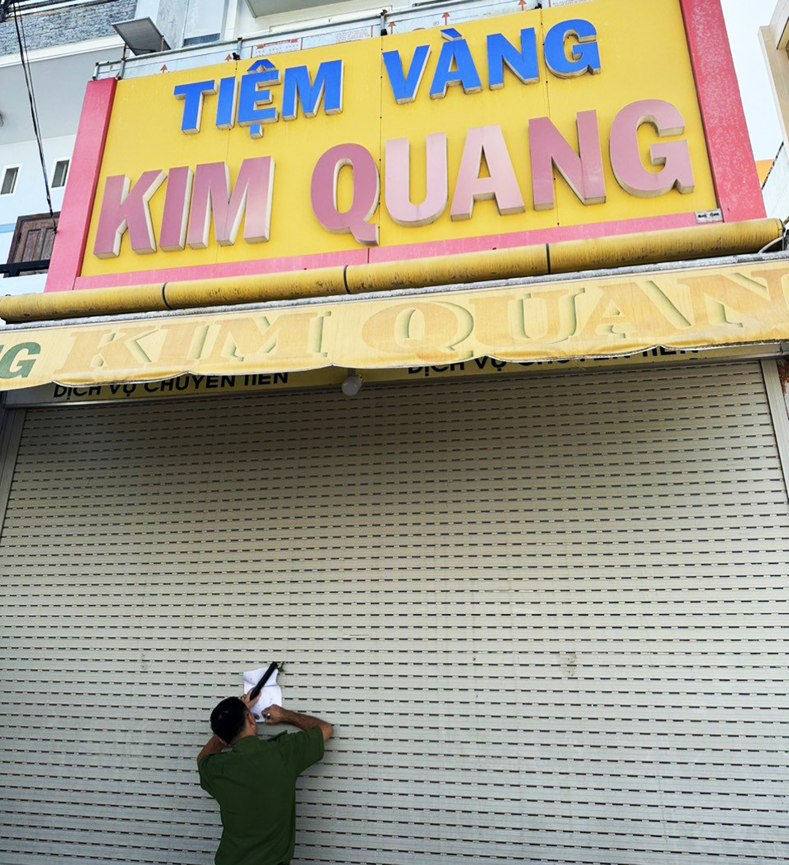 Cơ quan công an ghi nhận hiện trường điều tra vụ việc