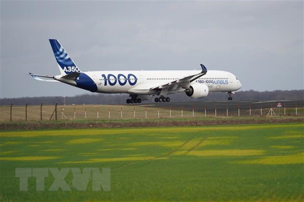 Máy bay A350-1000 của hãng Airbus tại sân bay Chateauroux, Pháp.