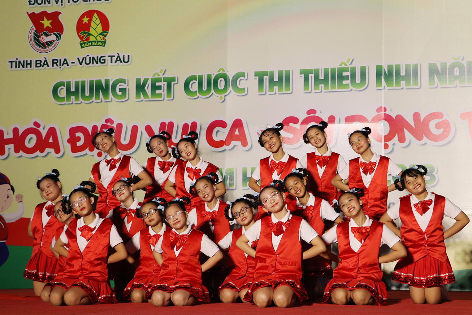 Phần biểu diễn đầy ấn tượng của Liên đội Trường TH Hạ Long, TP.Vũng Tàu.