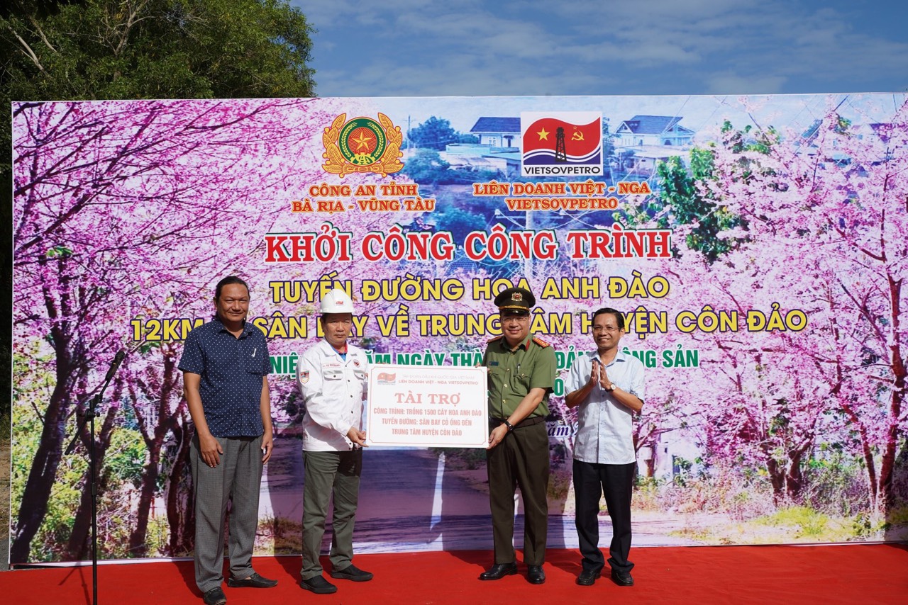 Công an tỉnh phối hợp với Liên doanh Việt – Nga Vietsovpetro tổ chức khởi công công trình “Tuyến đường hoa anh đào”
