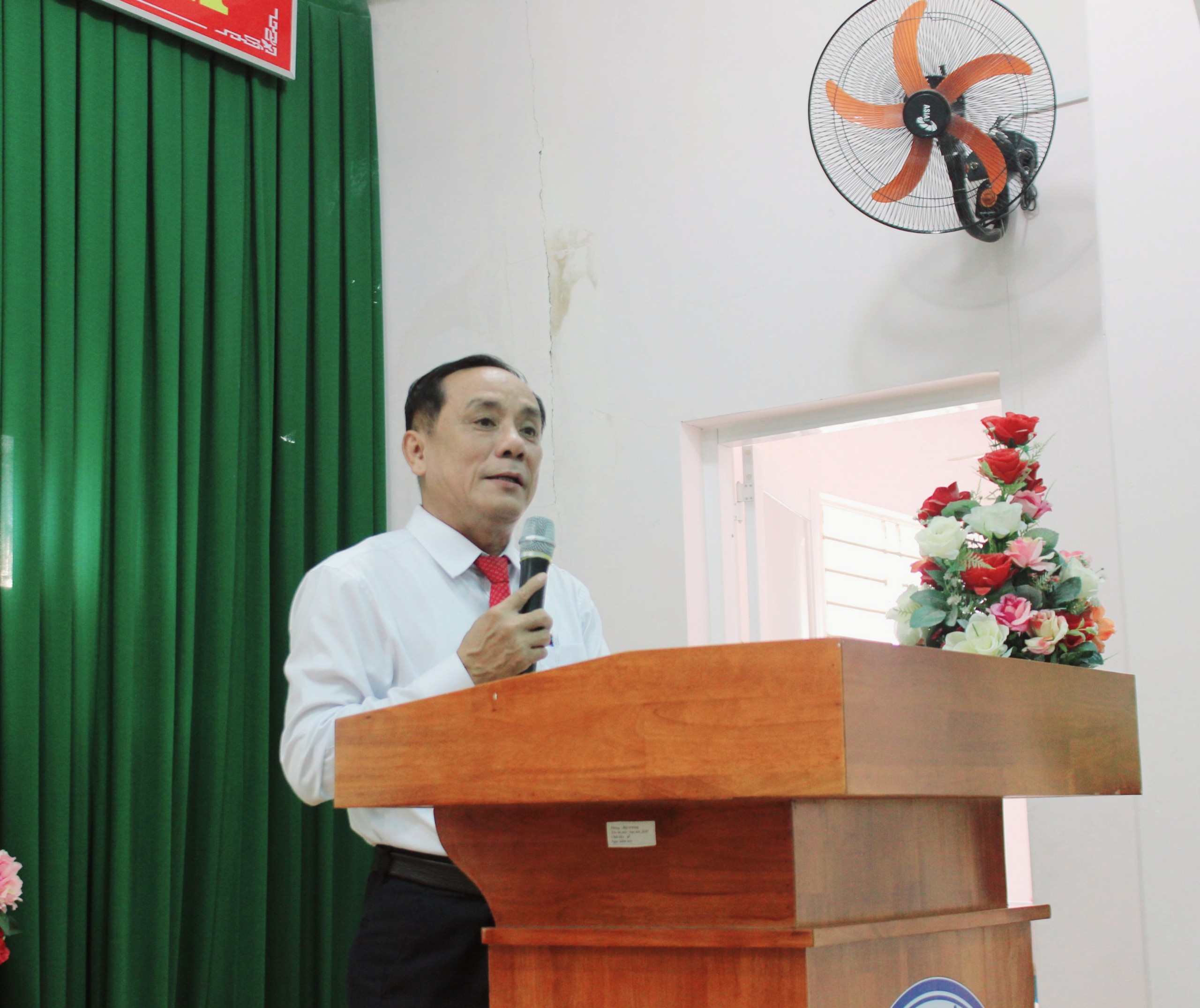 Ông Lê Văn Mỹ, Phó Trương Phòng GD-ĐT TP. Vũng Tàu phát biểu tại Lễ khai mạc Hội thi.