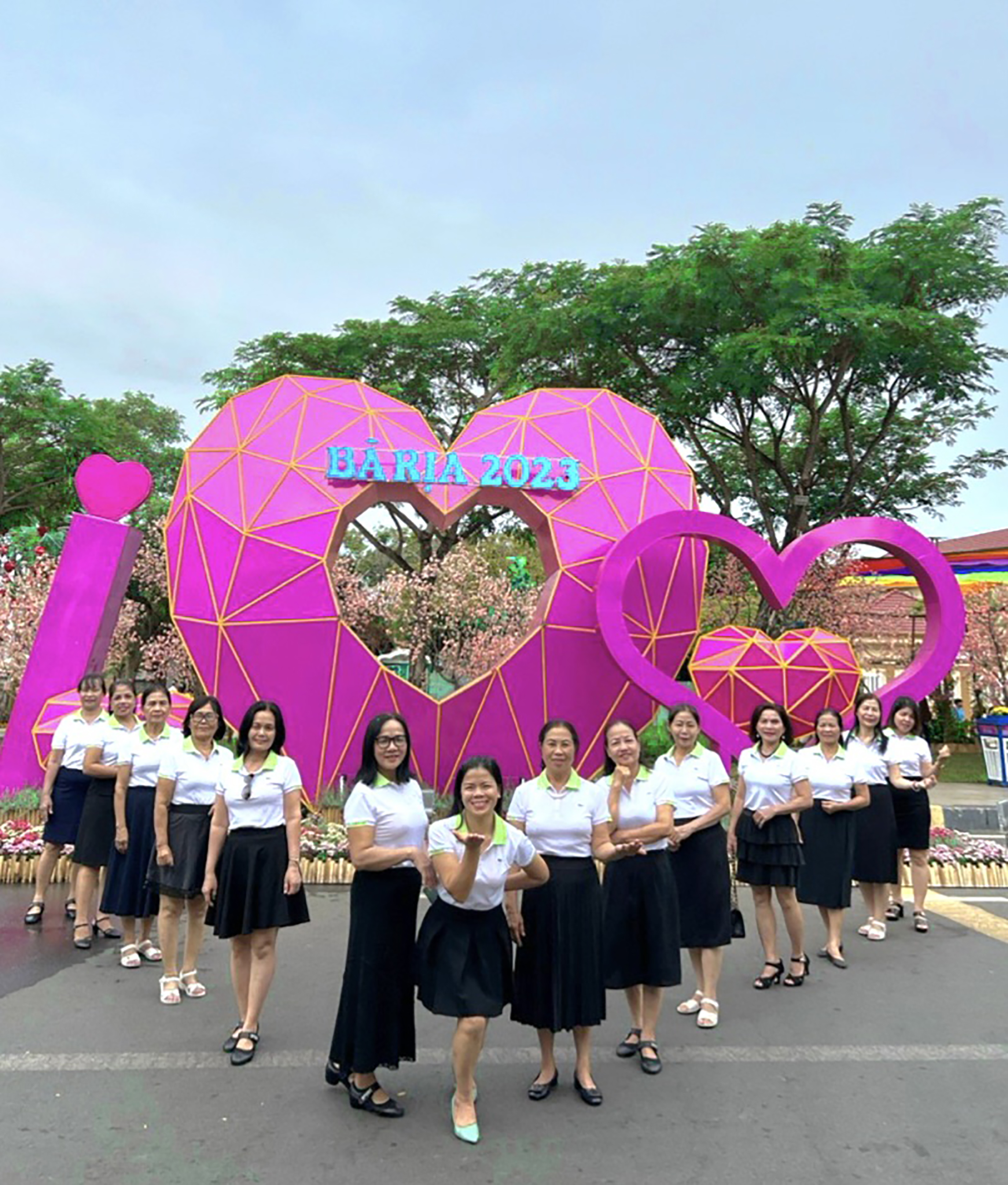 Nhảy dân vũ giúp gắn kết các chị em phụ nữ lại với nhau hơn.