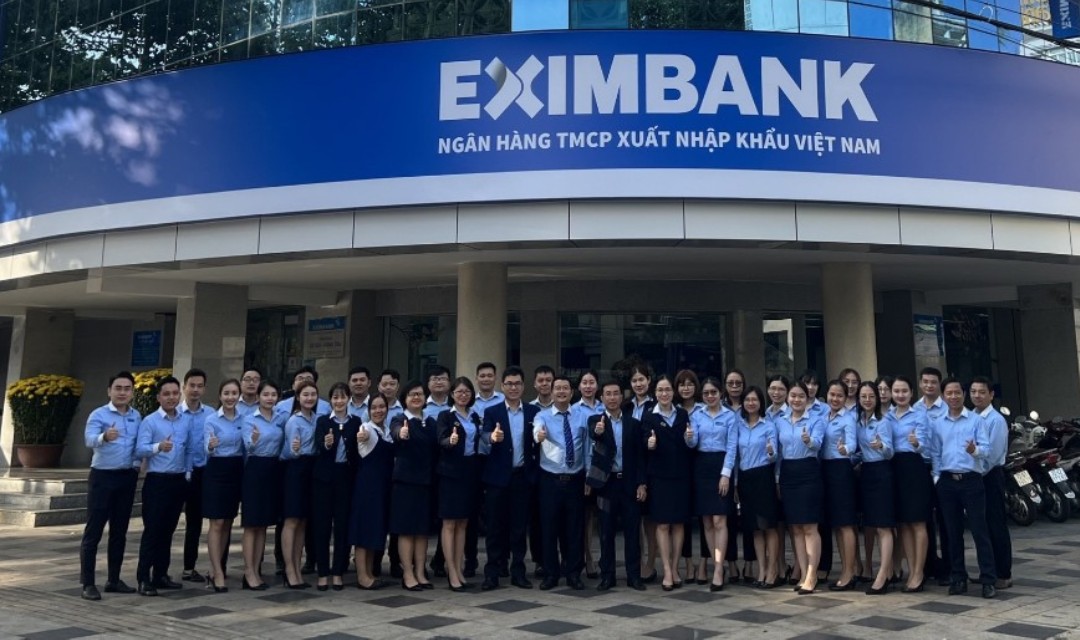 Tập thể cán bộ, nhân viên Eximbank Bà Rịa-Vũng Tàu.