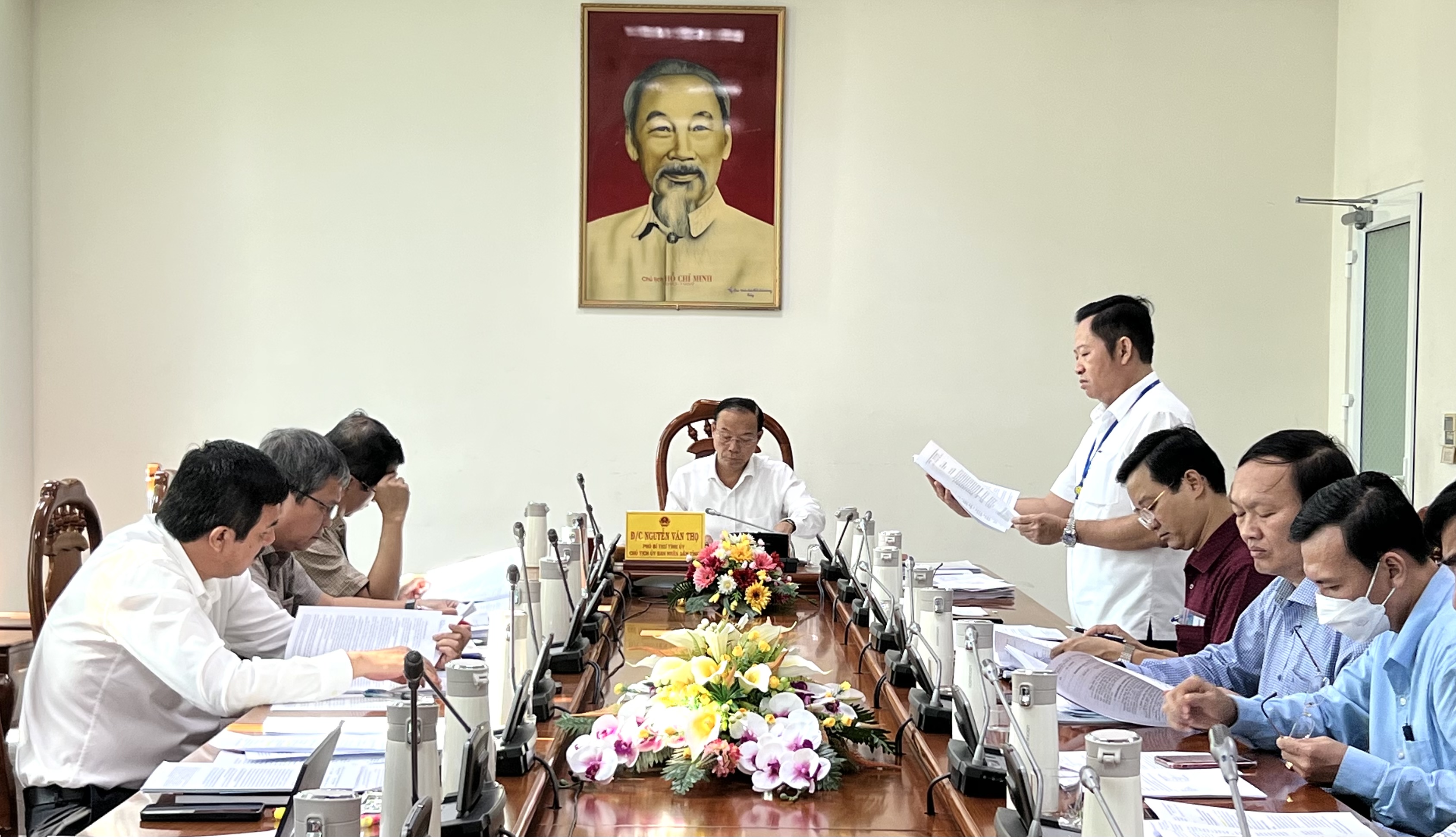 Ông Nguyễn Văn Thọ, Chủ tịch UBND tỉnh chủ trì cuộc họp.