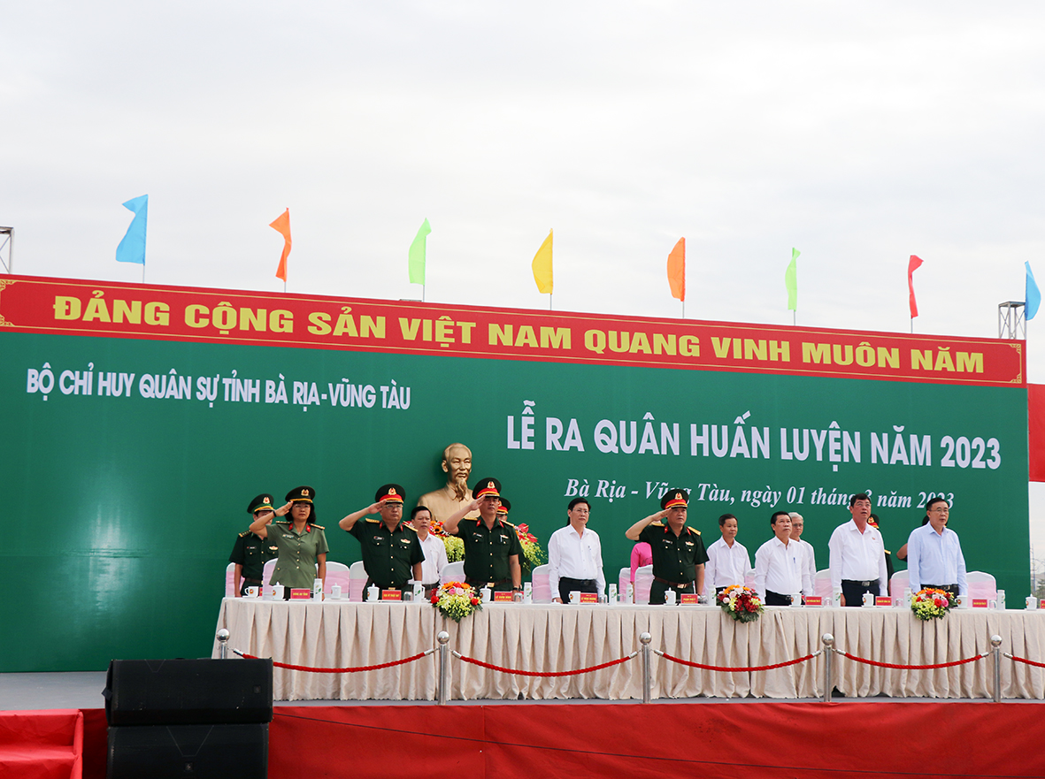 Các đại biểu tham dự Lễ ra quân huấn luyện.
