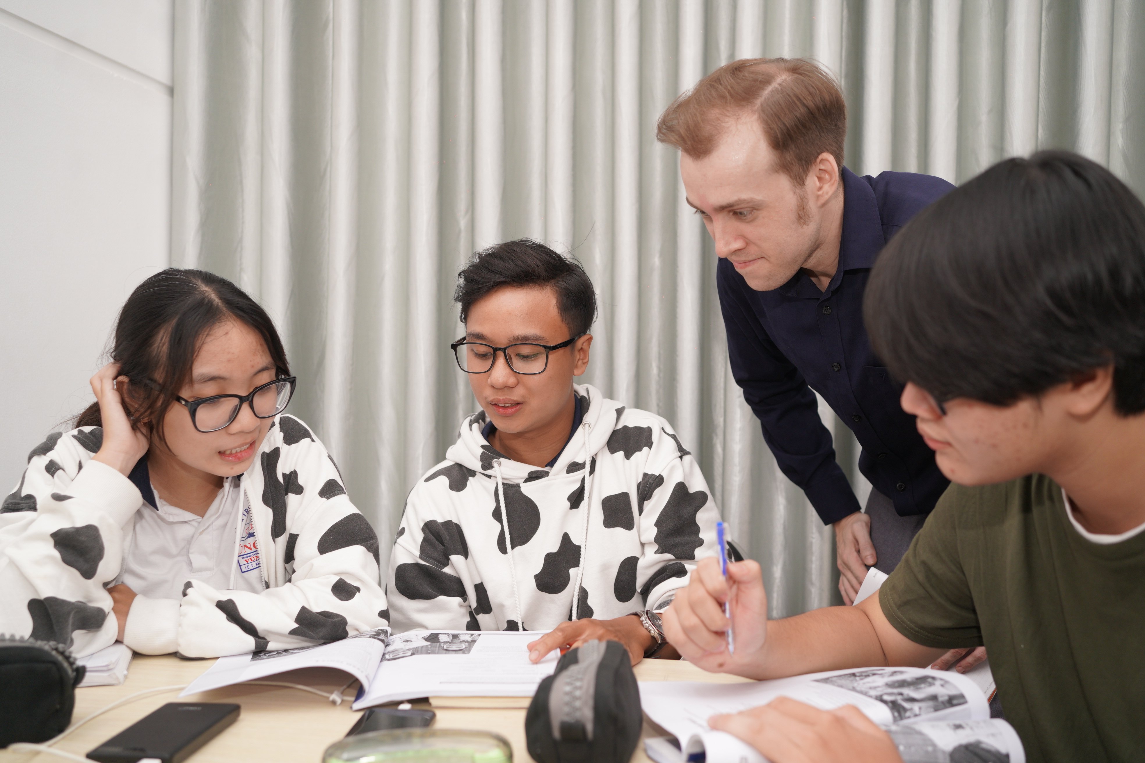 Học viên ôn thi IELTS tại Trung tâm Ngoại ngữ HANEX.