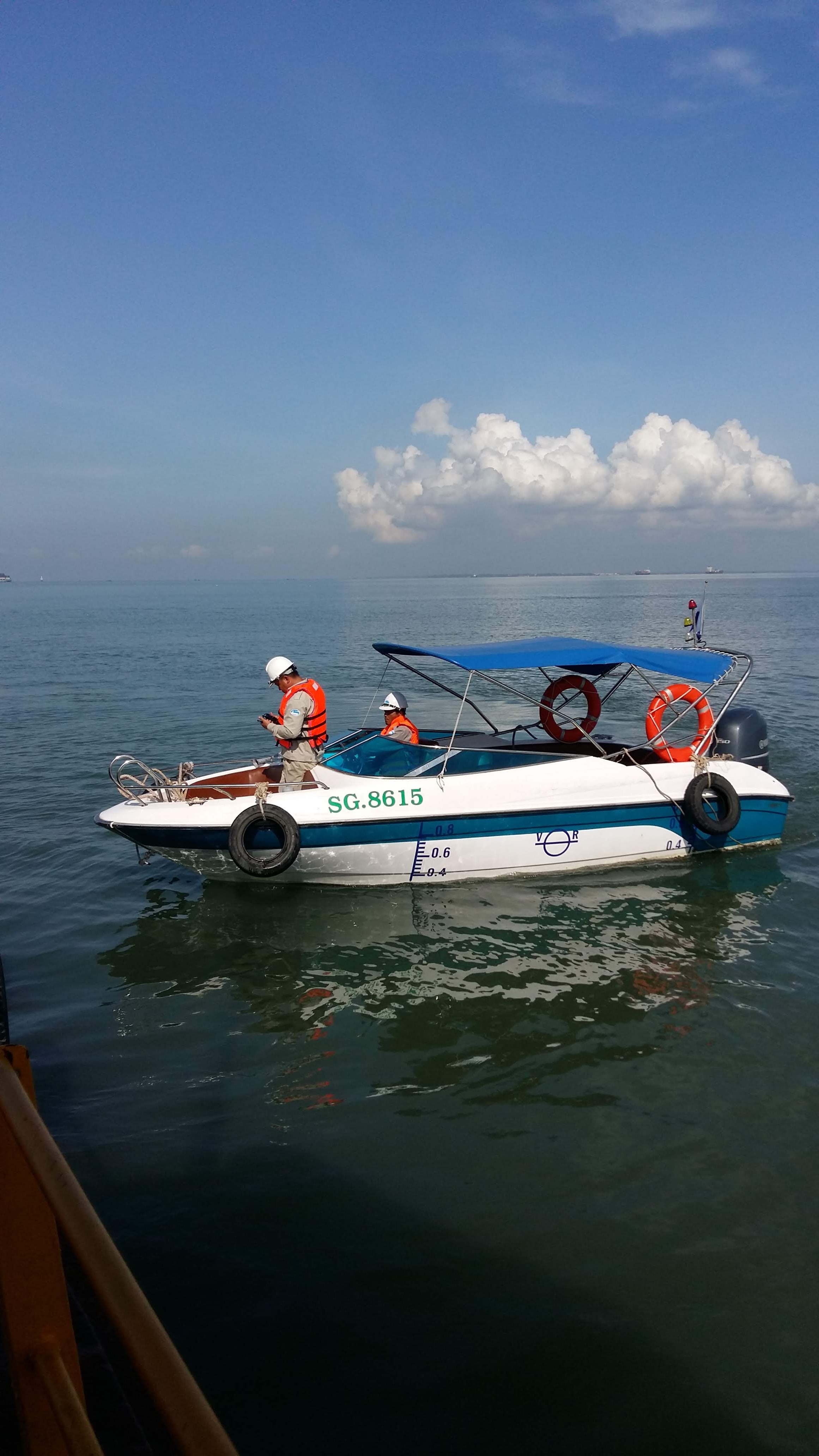 Lực lượng chức năng sử dụng cano điều tiết bảo đảm an toàn giao thông tại dự án nâng cấp tuyến luồng Cái Mép-Thị Vải.