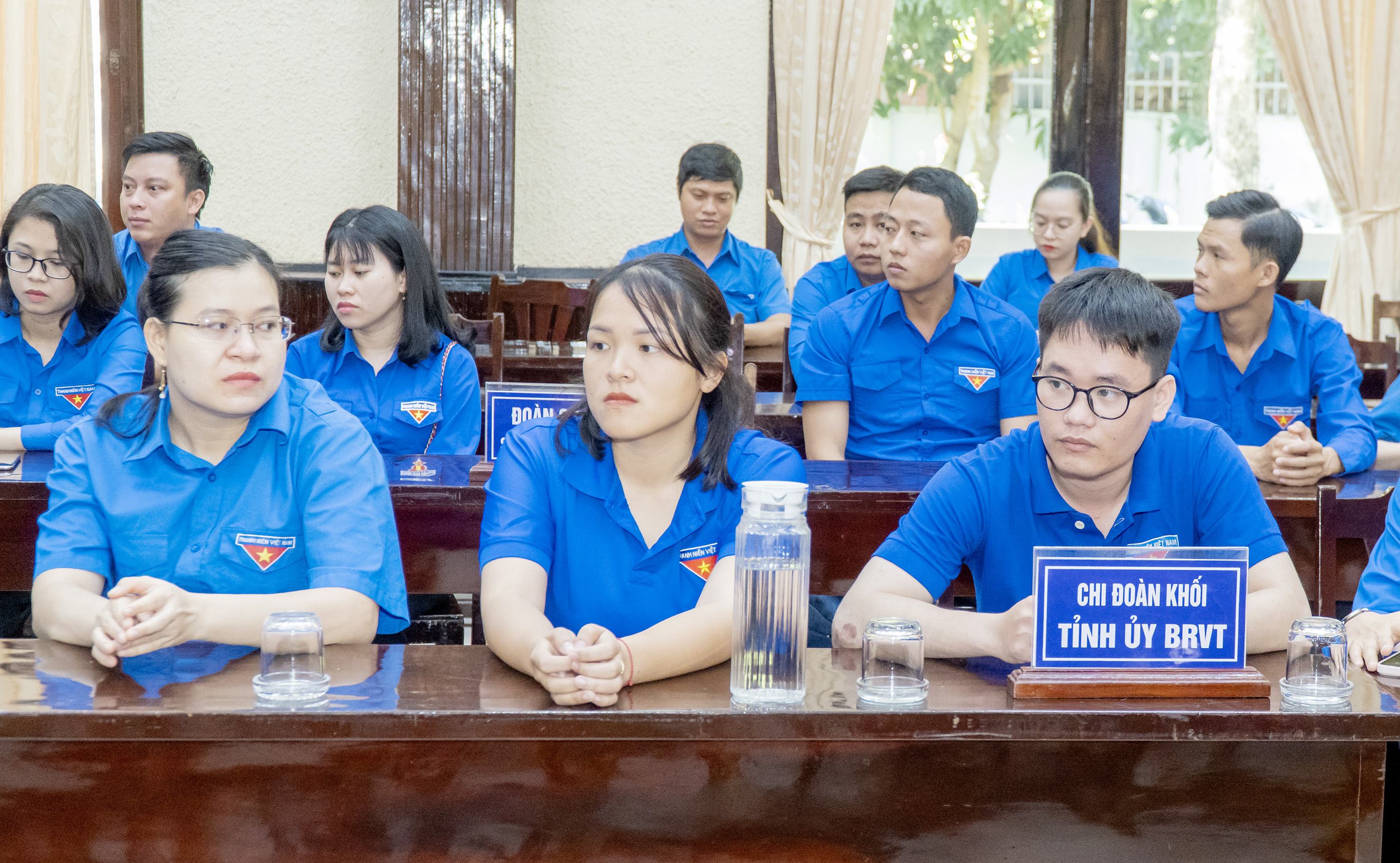 Đoàn viên thanh niên các đơn vị tham gia chương trình tọa đàm.