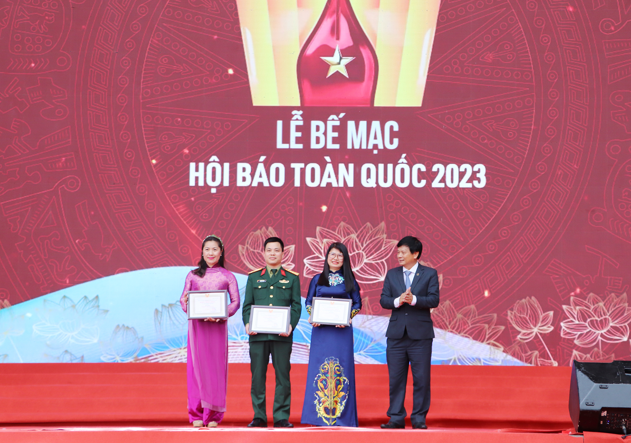 Các đơn vị nhận giải B các nội dung tại Lễ Bế mạc Hội Báo toàn quốc năm 2023.