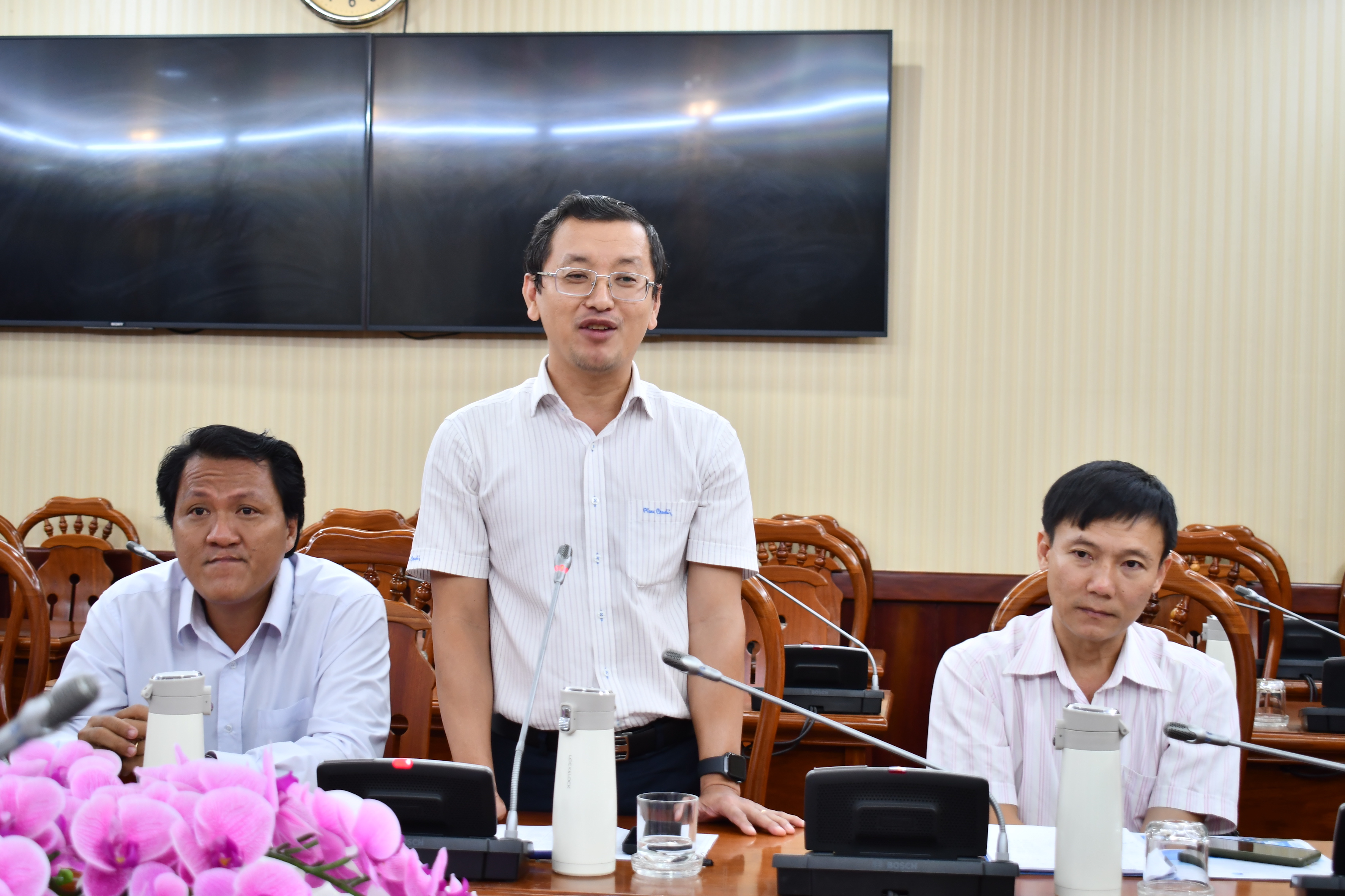 Ông Tạ Quốc Trung, Giám đốc Sở Xây dựng là một trong 37 đại biểu tham dự chương trình phát biểu tại chương trình.