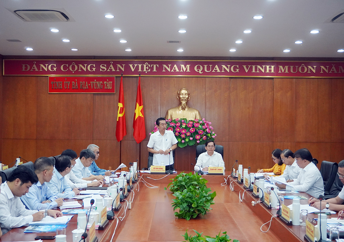 Quang cảnh buổi làm việc.
