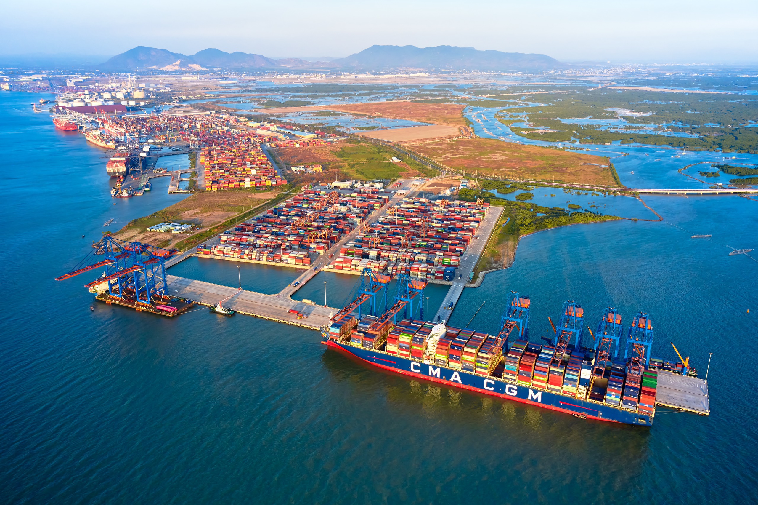 Toàn cảnh Cái Mép - Thị Vải nhìn từ Cảng Gemalink. Ảnh: Thanh Nga