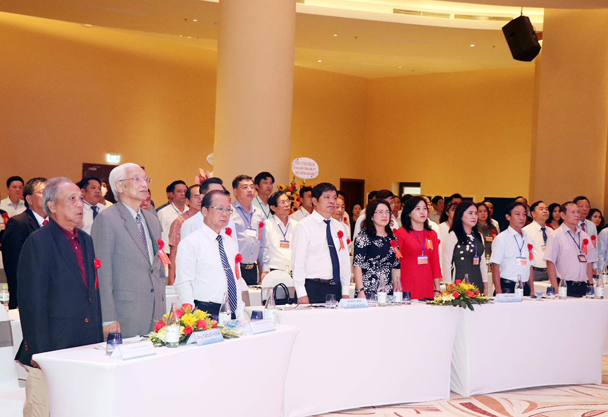 Lãnh đạo, nguyên lãnh đạo Hiệp hội DNNVV Việt Nam, lãnh đạo tỉnh tham dự Đại hội.