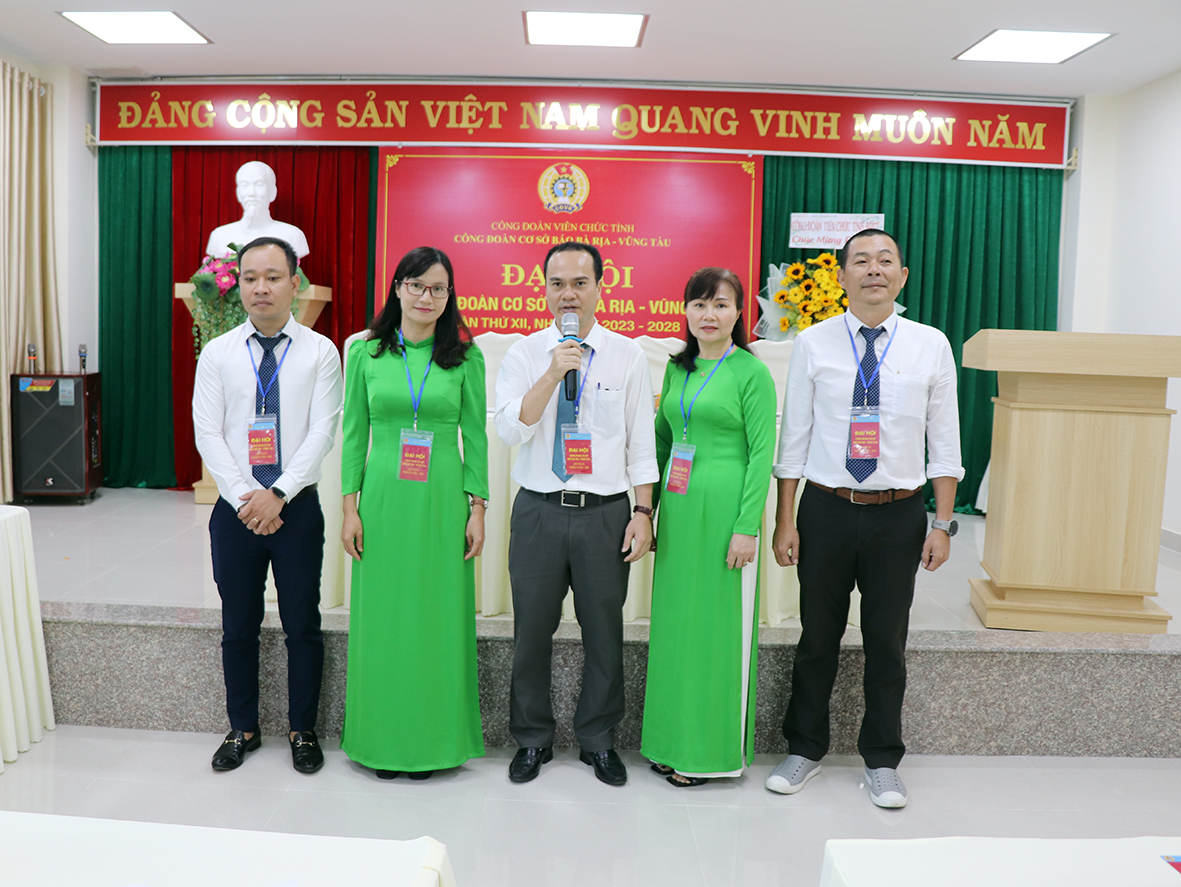 BCH Công đoàn Cơ sở Báo Bà Rịa-Vũng Tàu khóa XII, nhiệm kỳ 2023-2028 ra mắt Đại hội.