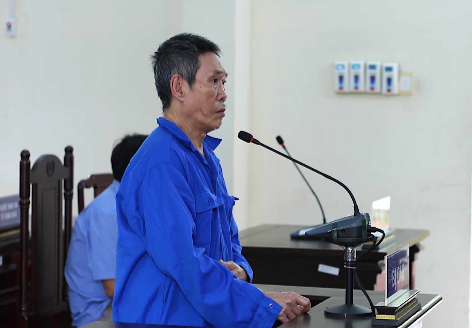 Bị cáo Nguyễn Trang bị tuyên phạt 18 năm tù vì đâm tử vong bạn nhậu.