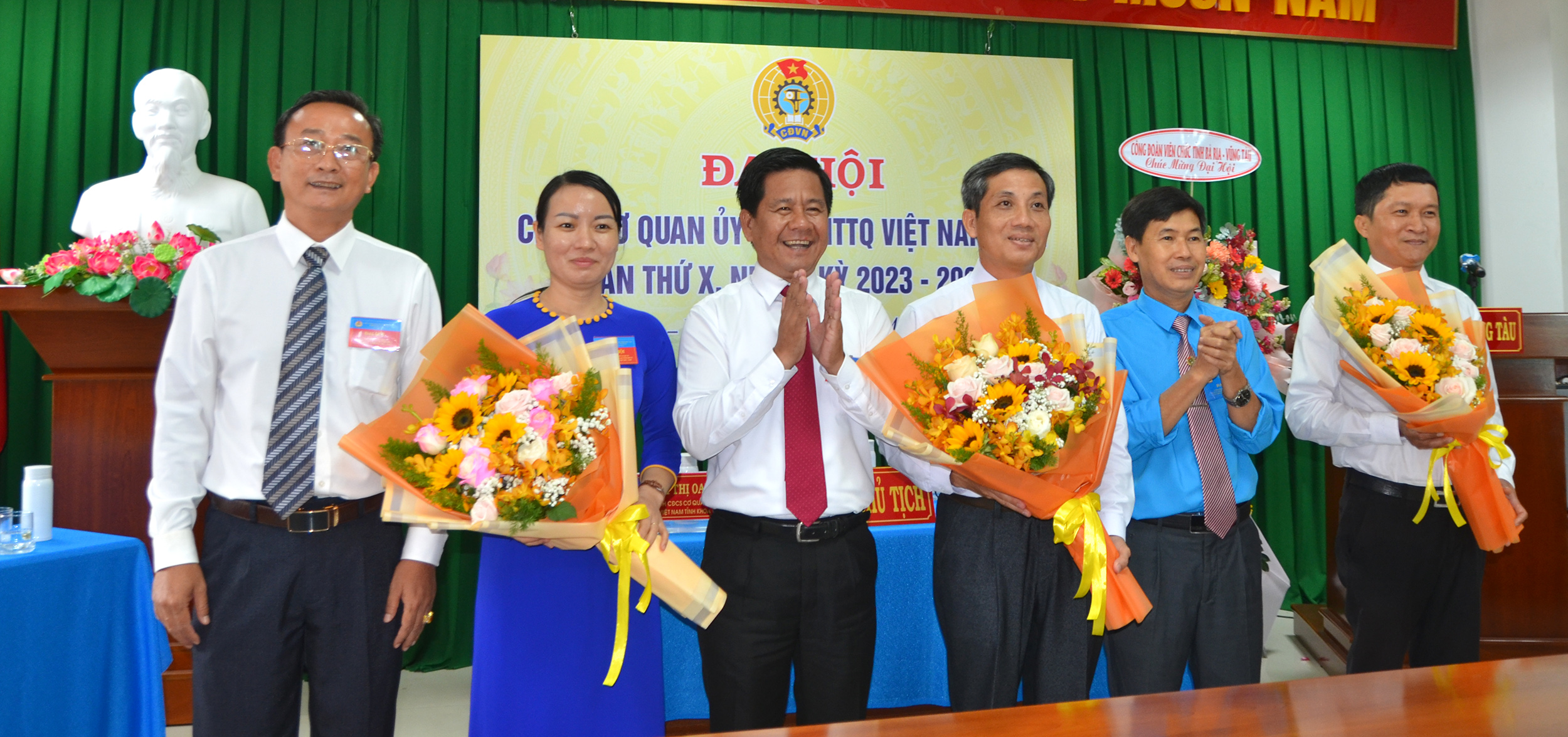 Ban Chấp hành CĐCS UBMTTQ Việt Nam tỉnh khóa X, nhiệm kỳ 2023-2028 ra mắt Đại hội.