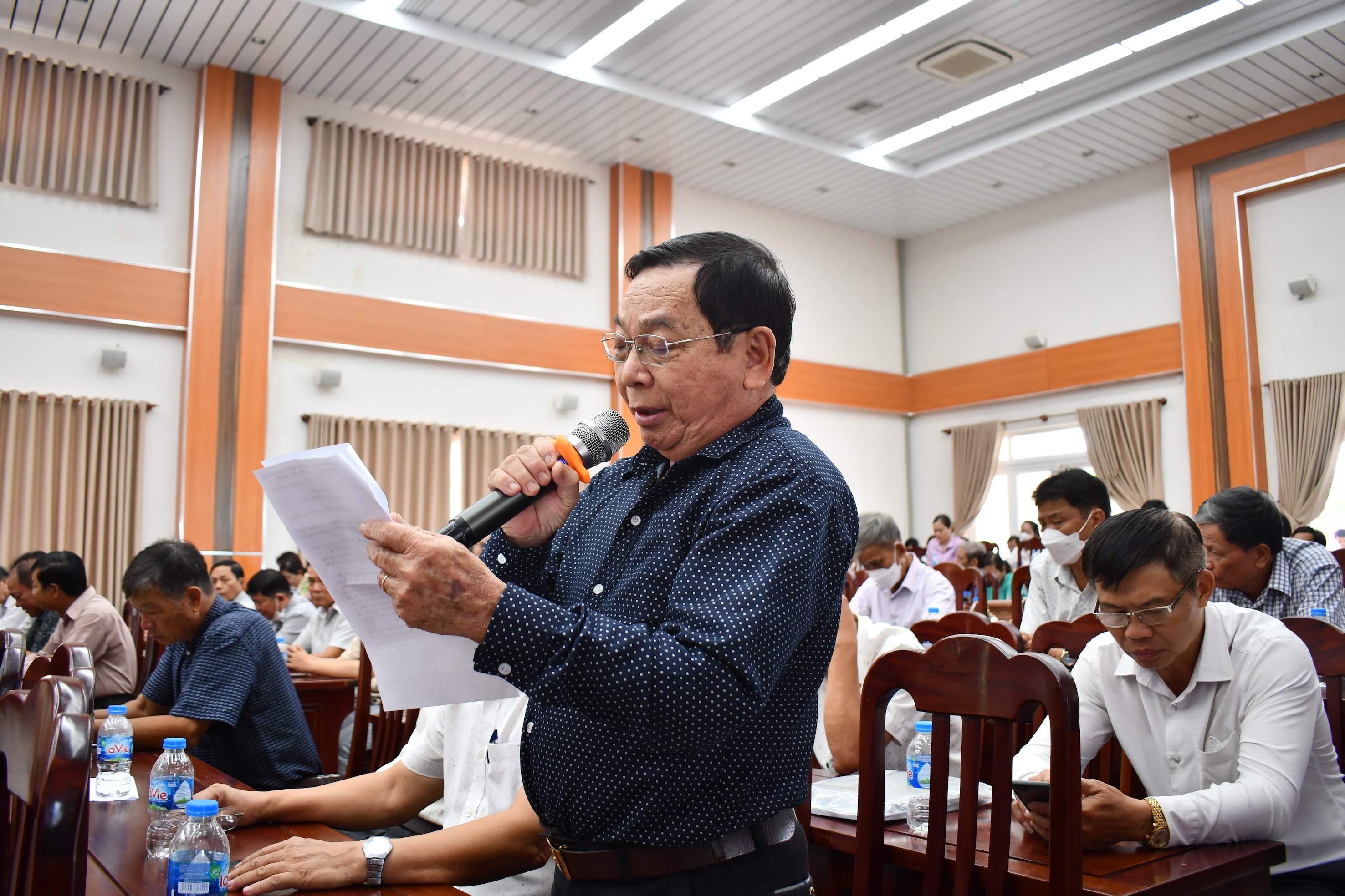 Cử tri Cao Quang Huệ (ấp Phước Tân, huyện Xuyên Mộc) kiến nghị Quốc hội tháo gỡ khó khăn trong việc độ tuổi được hưởng lương hưu.