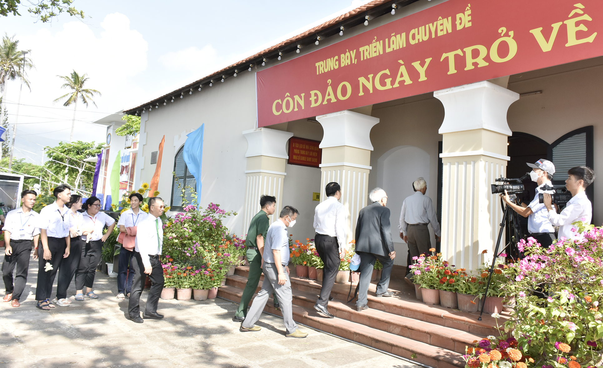 Triển lãm “Côn Đảo ngày trở về” tại Nhà Công Quán