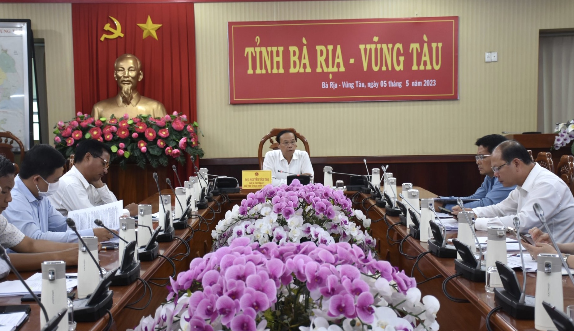 Ông Nguyễn Văn Thọ, Chủ tịch UBND tỉnh chủ trì cuộc họp.