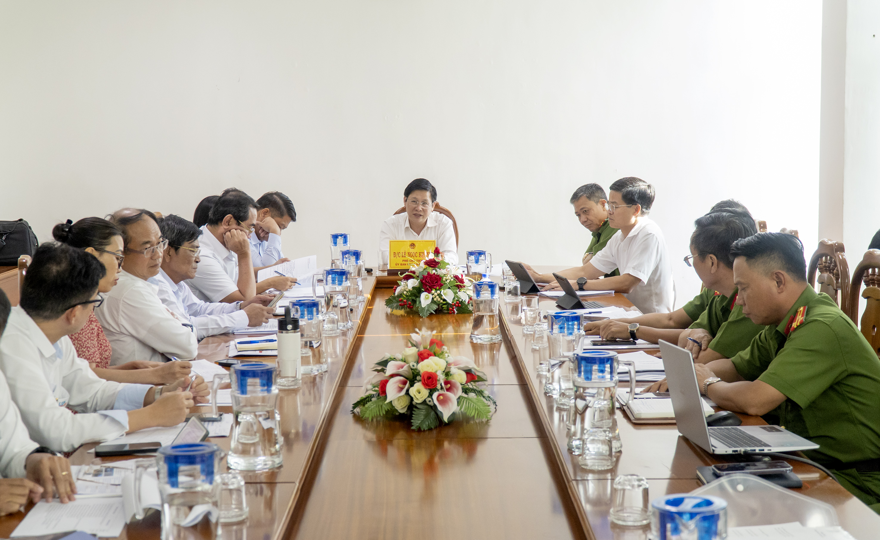 ông Lê Ngọc Khánh, Phó Chủ tịch UBND tỉnh Trưởng Ban Chỉ đạo diễn tập, chủ trì cuộc họp.