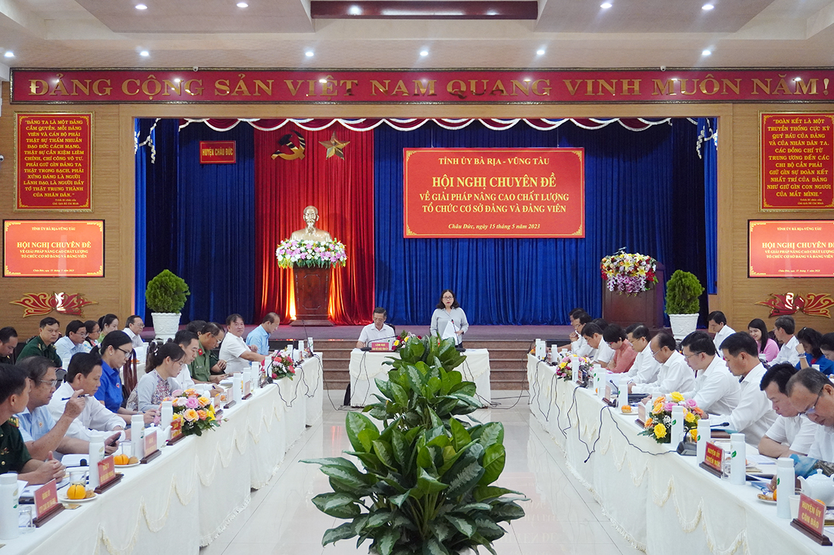 Quang cảnh hội nghị.