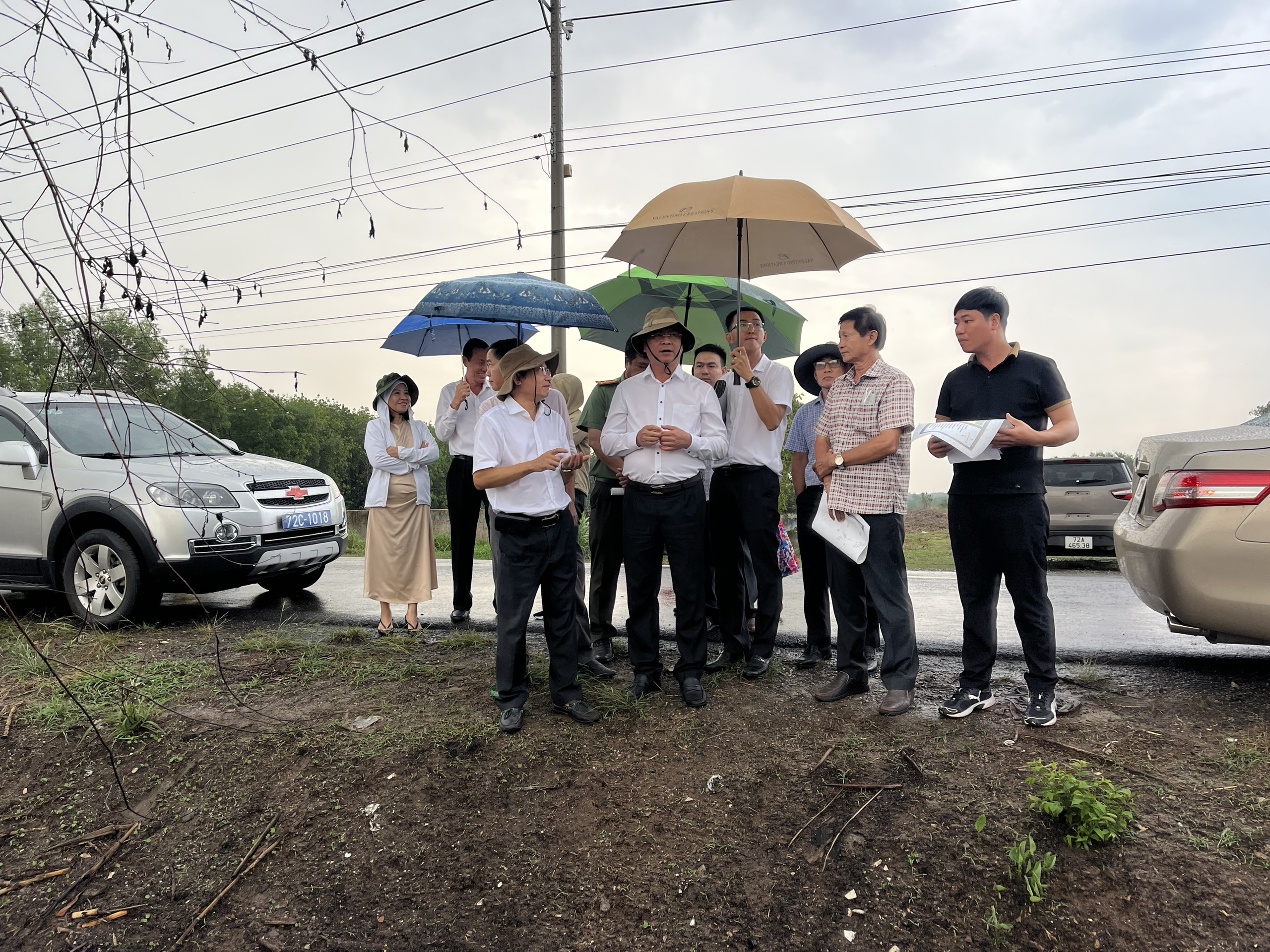 ông Nguyễn Công Vinh, Phó Chủ tịch UBND tỉnh đã khảo sát thực tế tại khu vực đường Tô Đình Nguyệt, xã Phước Bình, huyện Long Thành, tỉnh Đồng Nai, nơi tổ chức lễ khởi công công trình đường bộ cao tốc Biên Hòa-Vũng Tàu và Cầu Phước An.