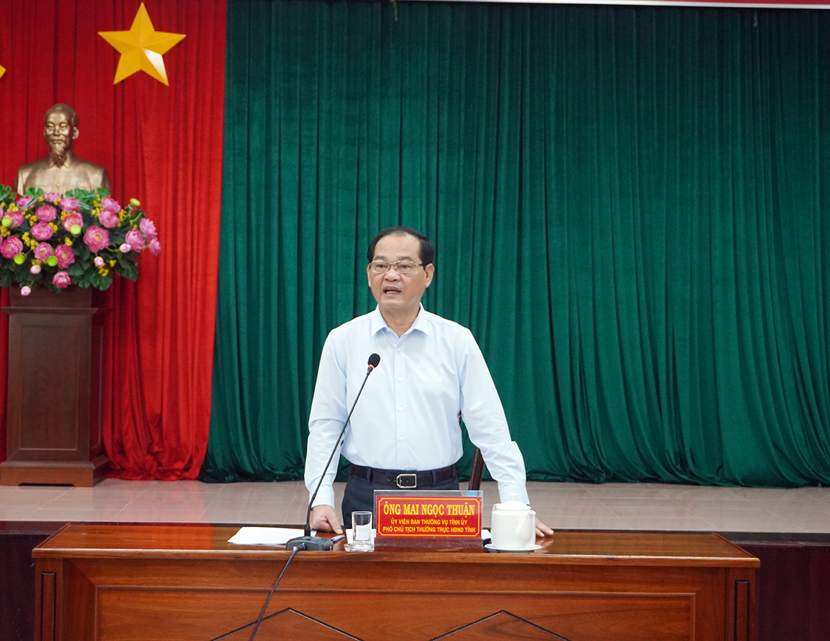 Ông Mai Ngọc Thuận, Phó Chủ tịch HĐND tỉnh chủ trì buổi khảo sát.