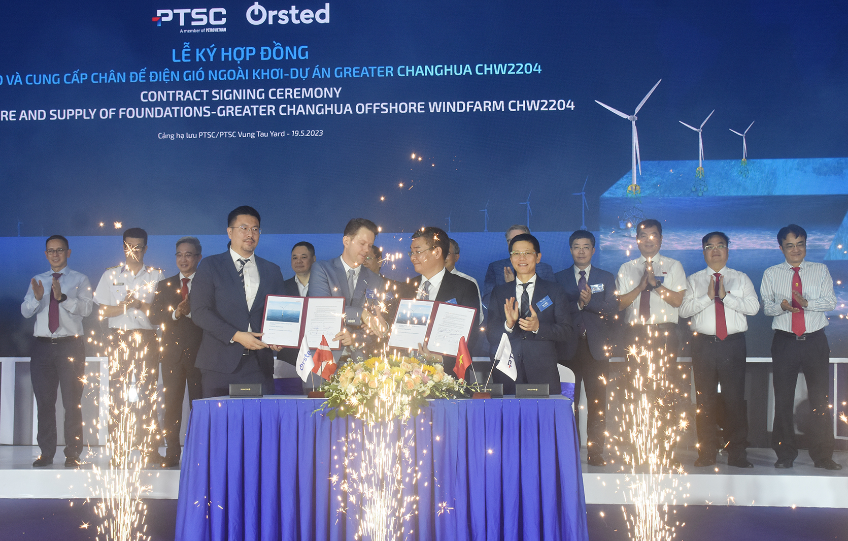 Đại diện hai bên ký kết Hợp đồng
