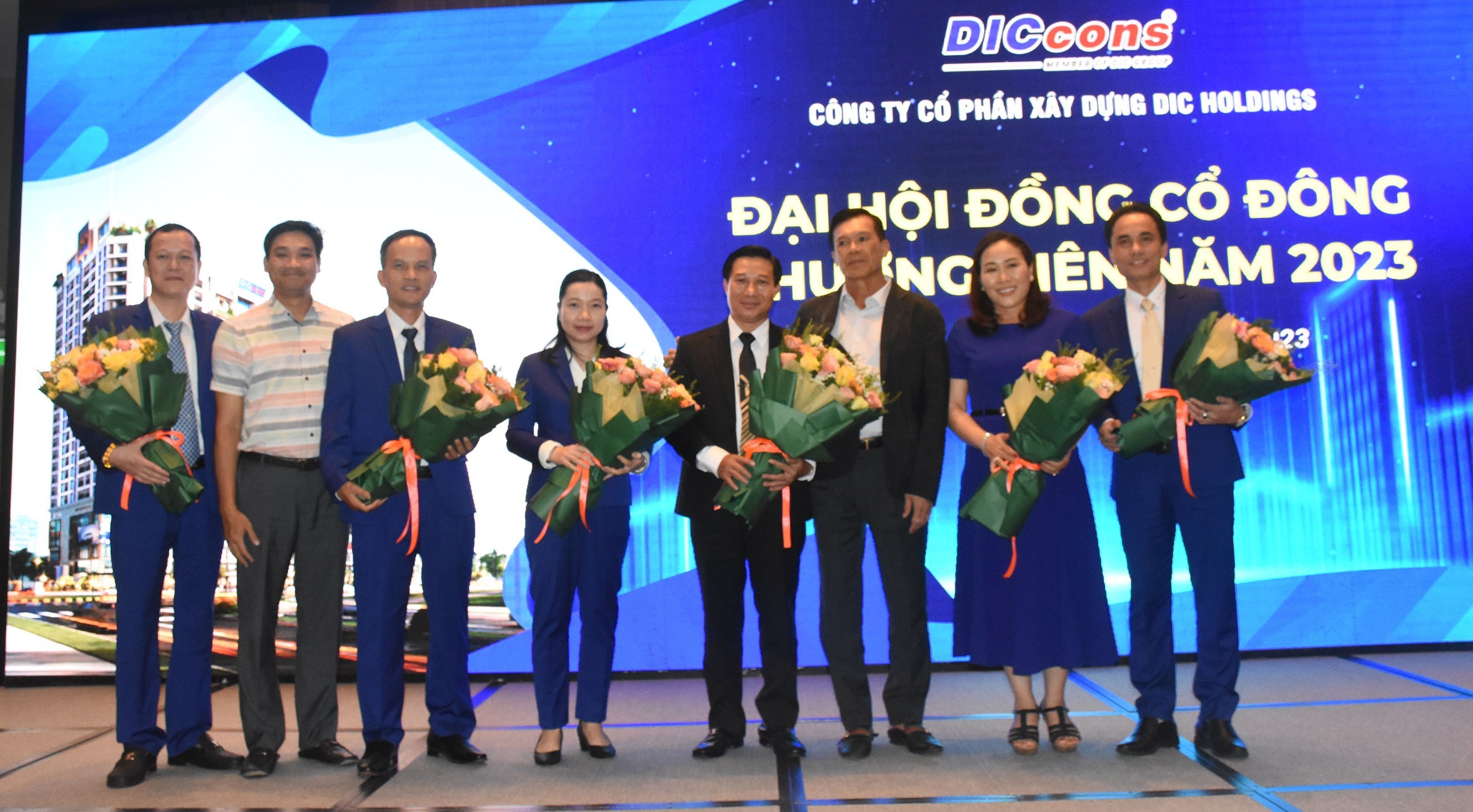 HĐQT nhiệm kỳ 2023-2028 Công ty CP Xây dựng DIC Holdings ra mắt đại hội.