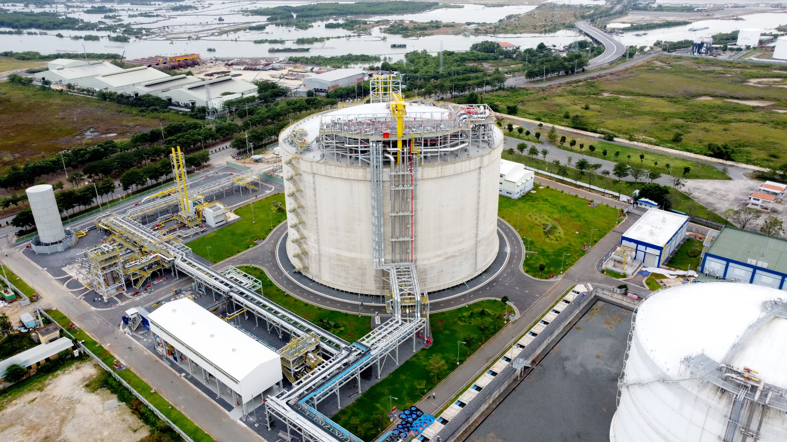 Dự án kho chứa LNG Thị Vải dự kiến cấp khí tái hóa cho các hộ tiêu thụ từ tháng 7/2023.